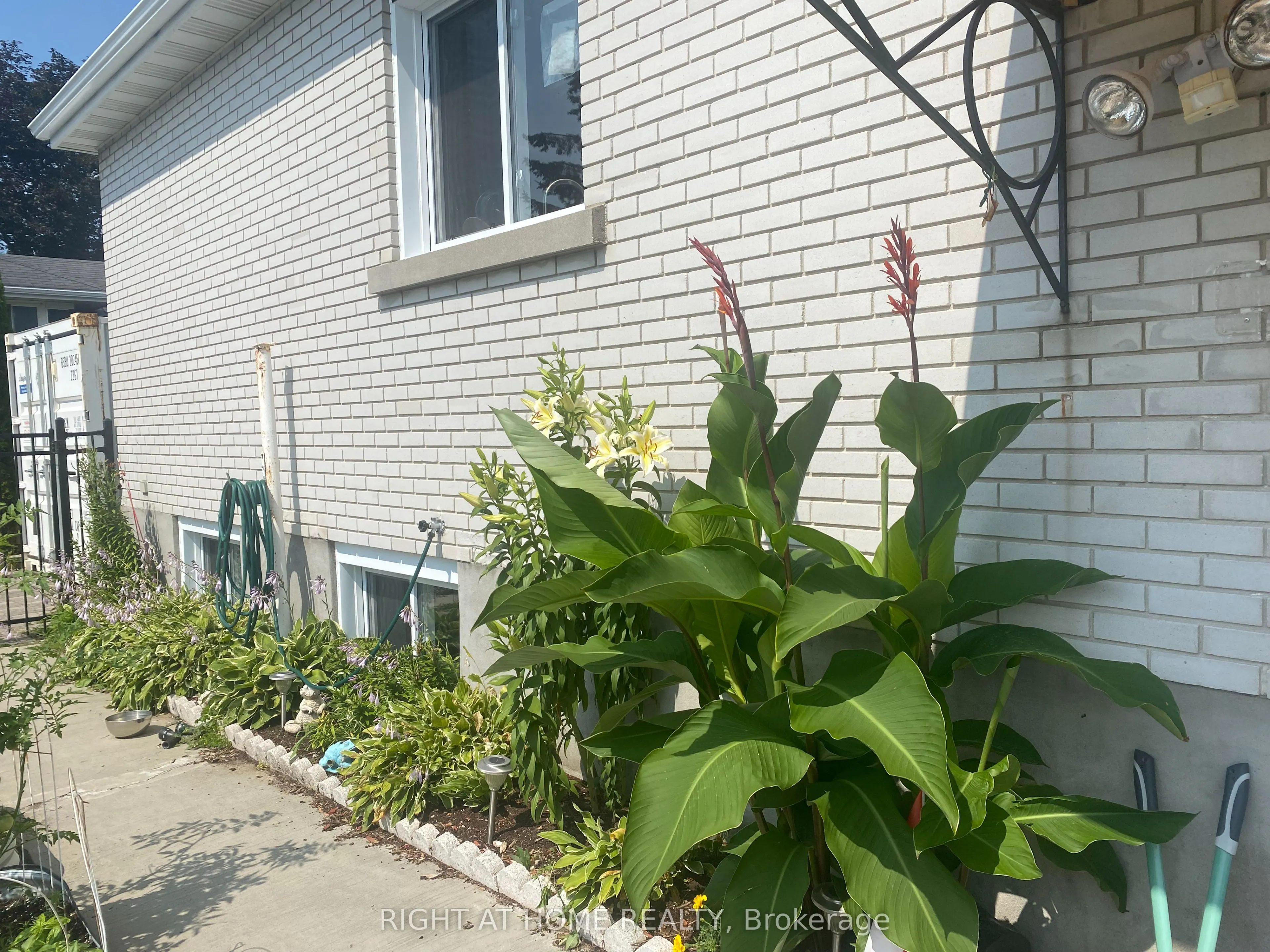 2439 Raymond Street