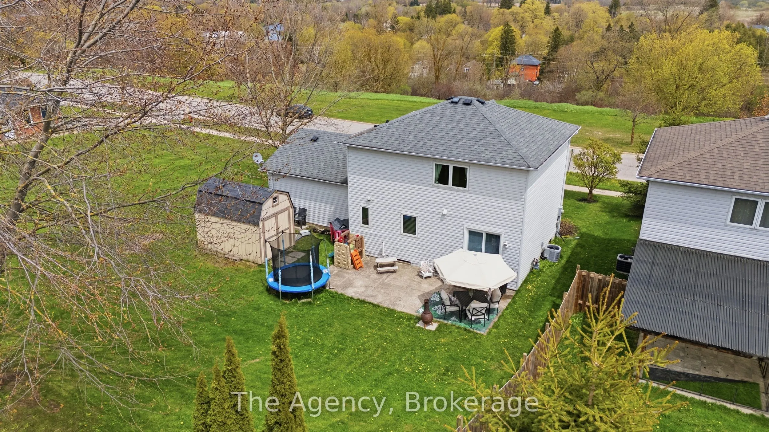 110 Leeson Street S