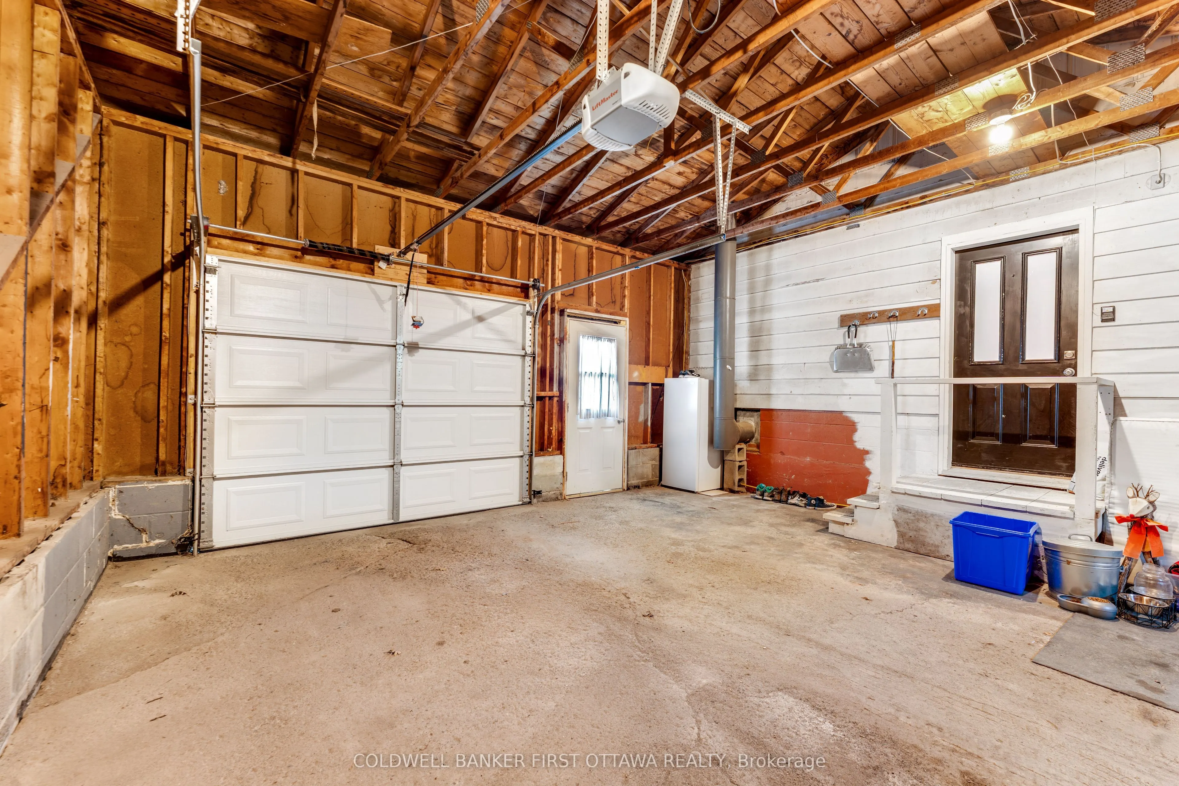 2498 Rideau Ferry Road