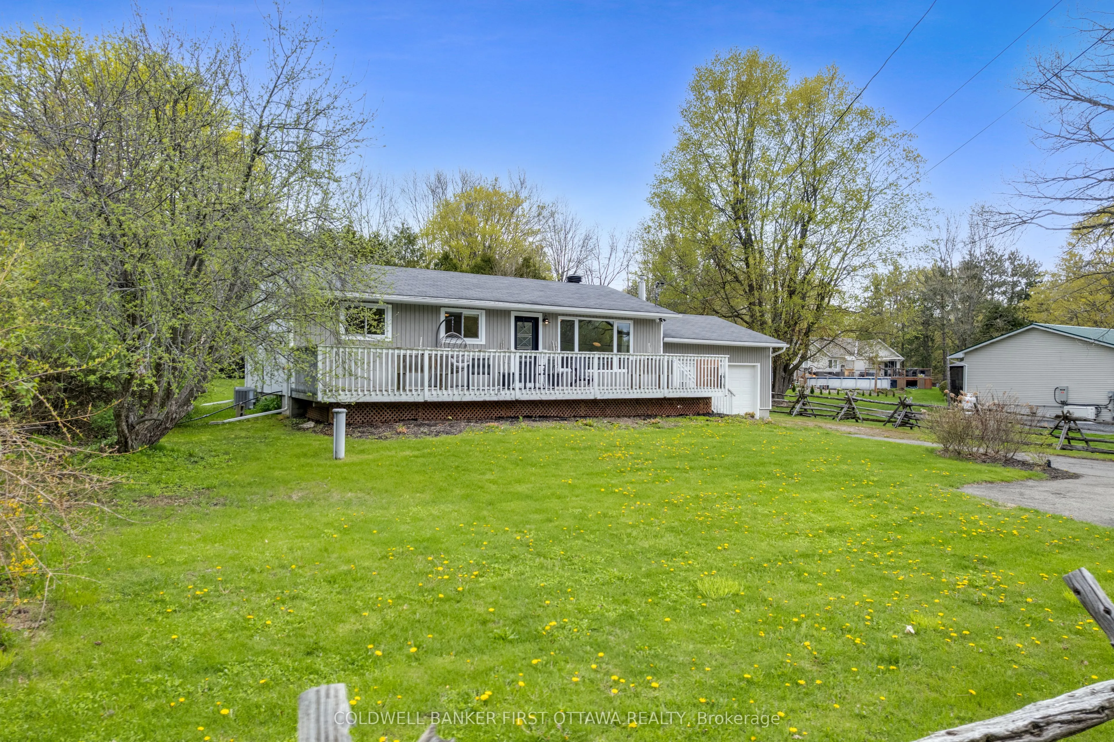 2498 Rideau Ferry Road