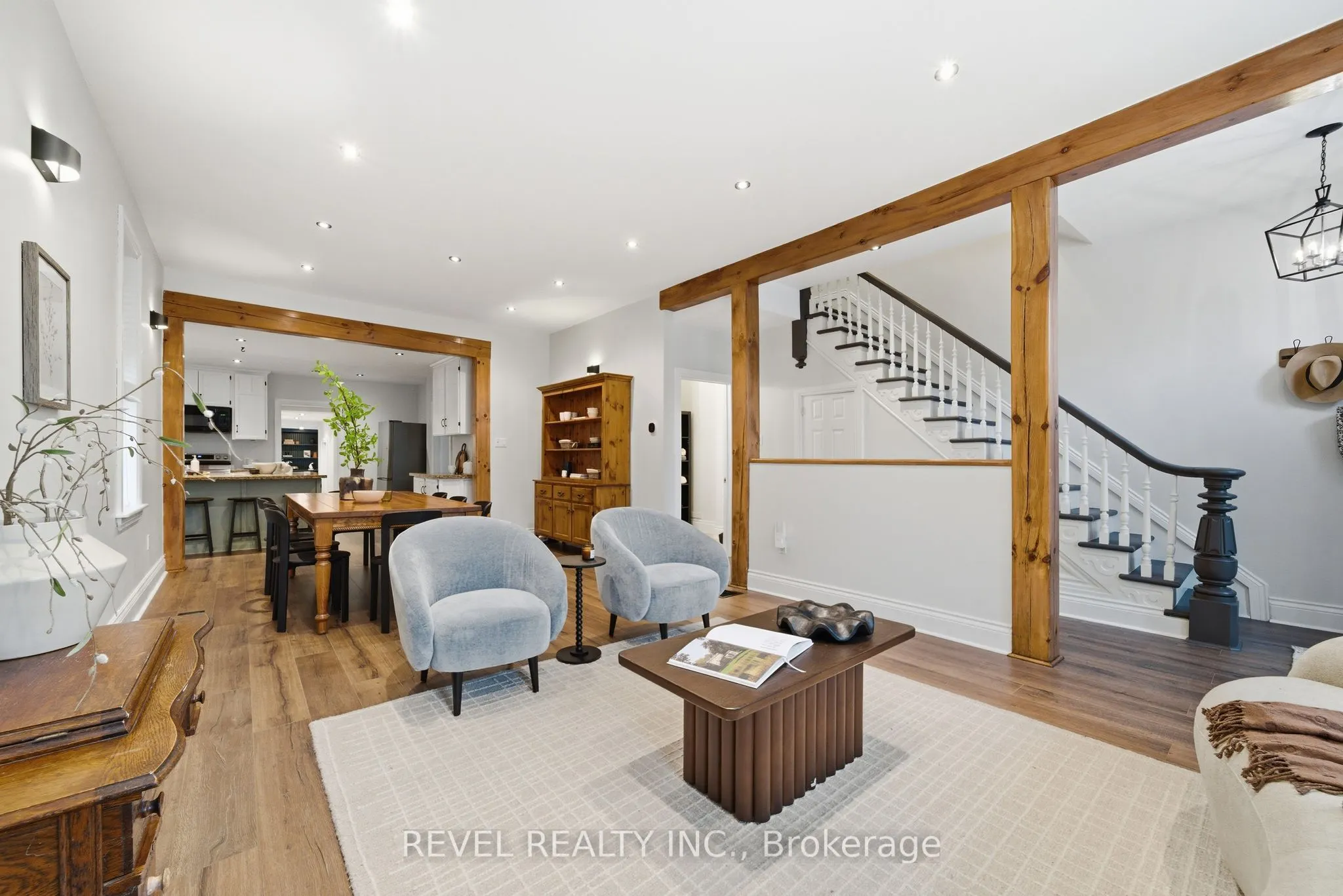 52 Cambridge Street N