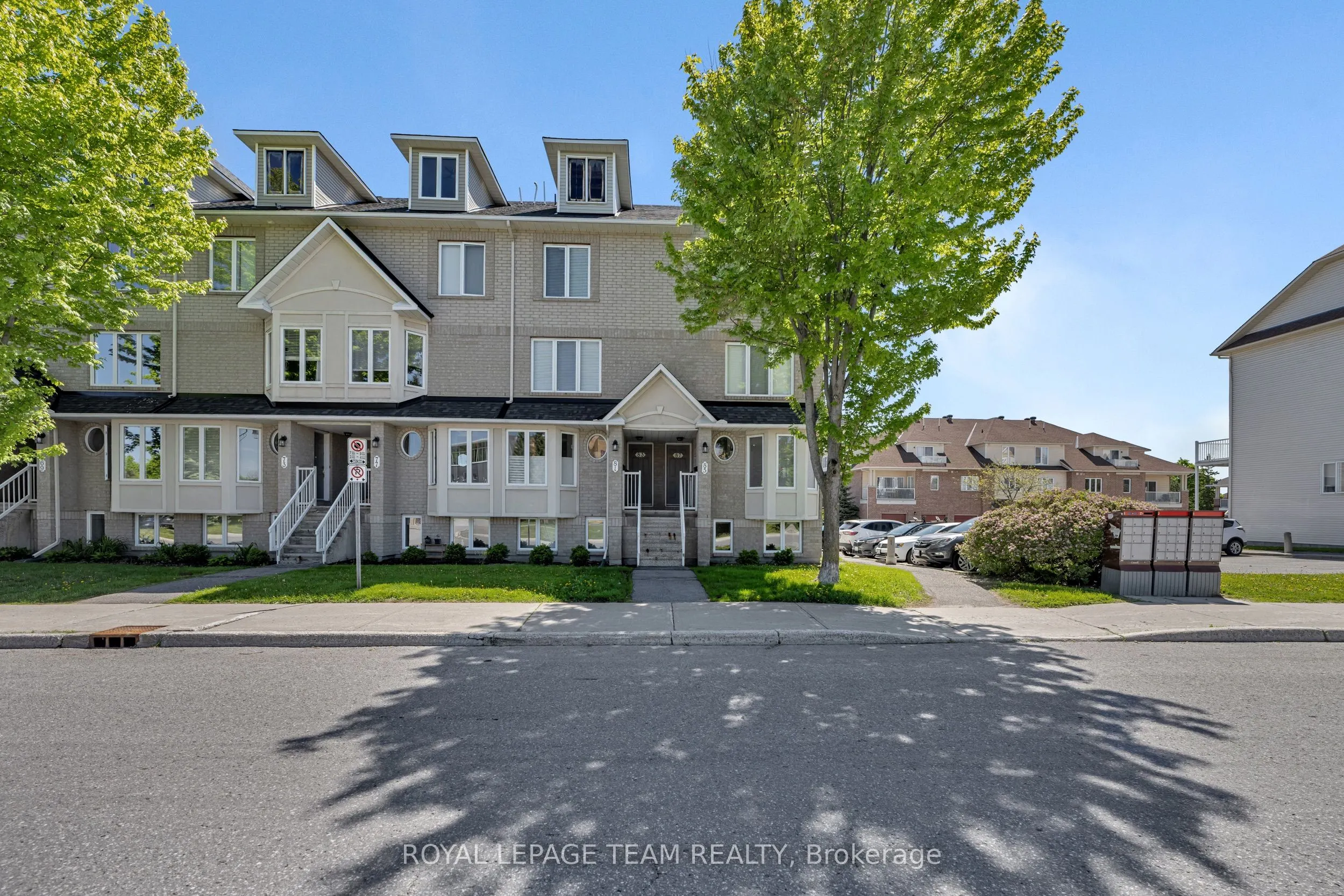 85 Cresthaven Drive #6