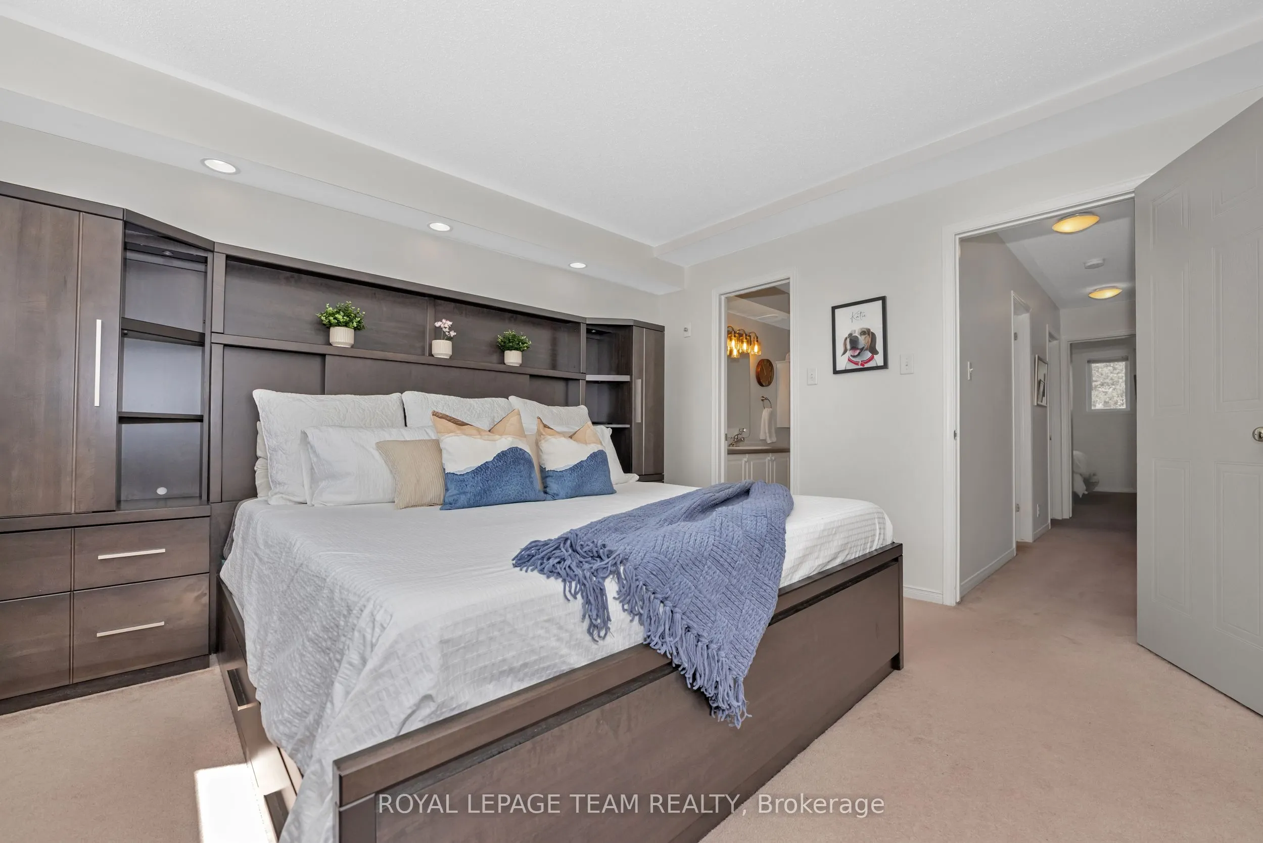85 Cresthaven Drive #6