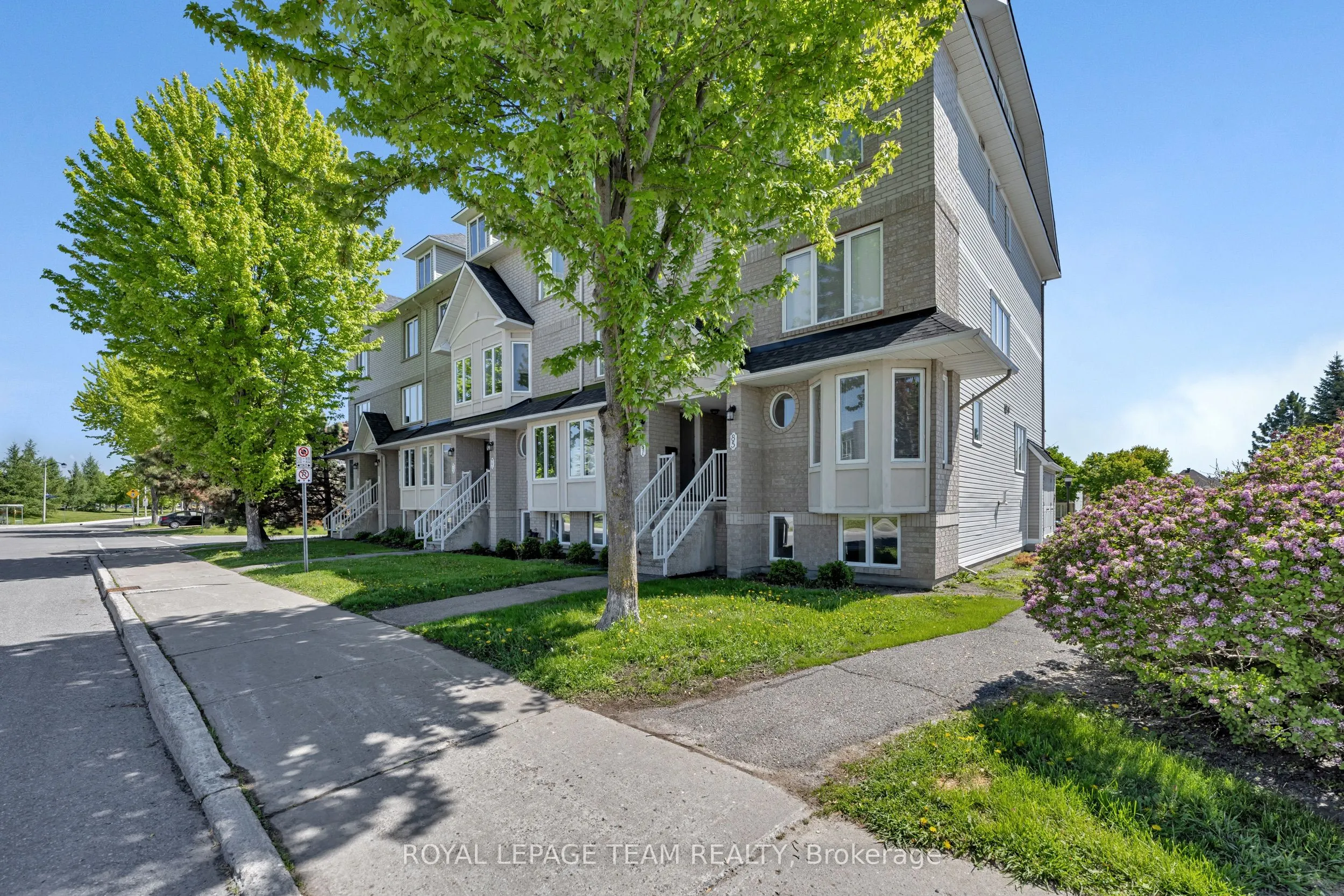 85 Cresthaven Drive #6