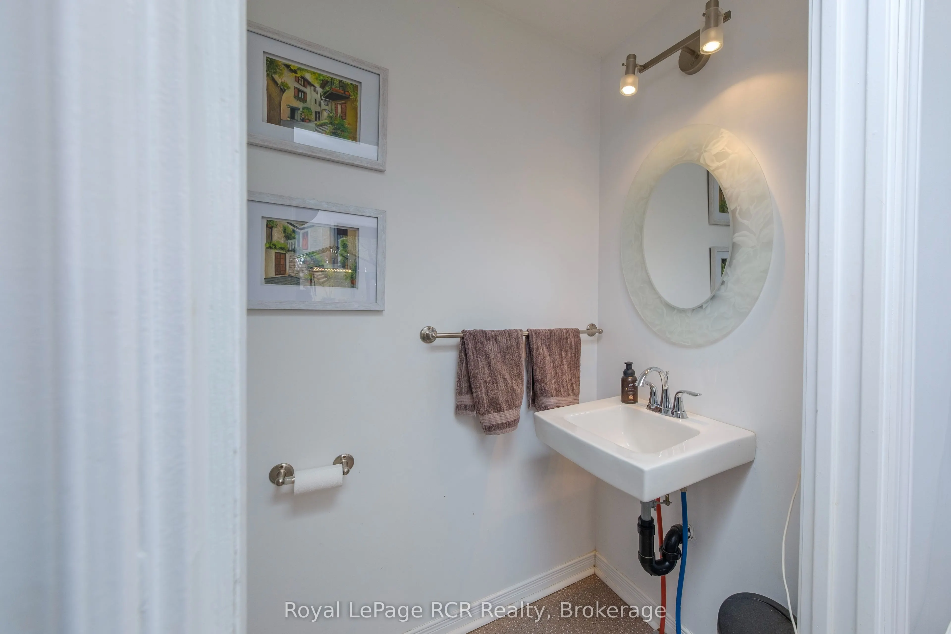 494 16th Street W