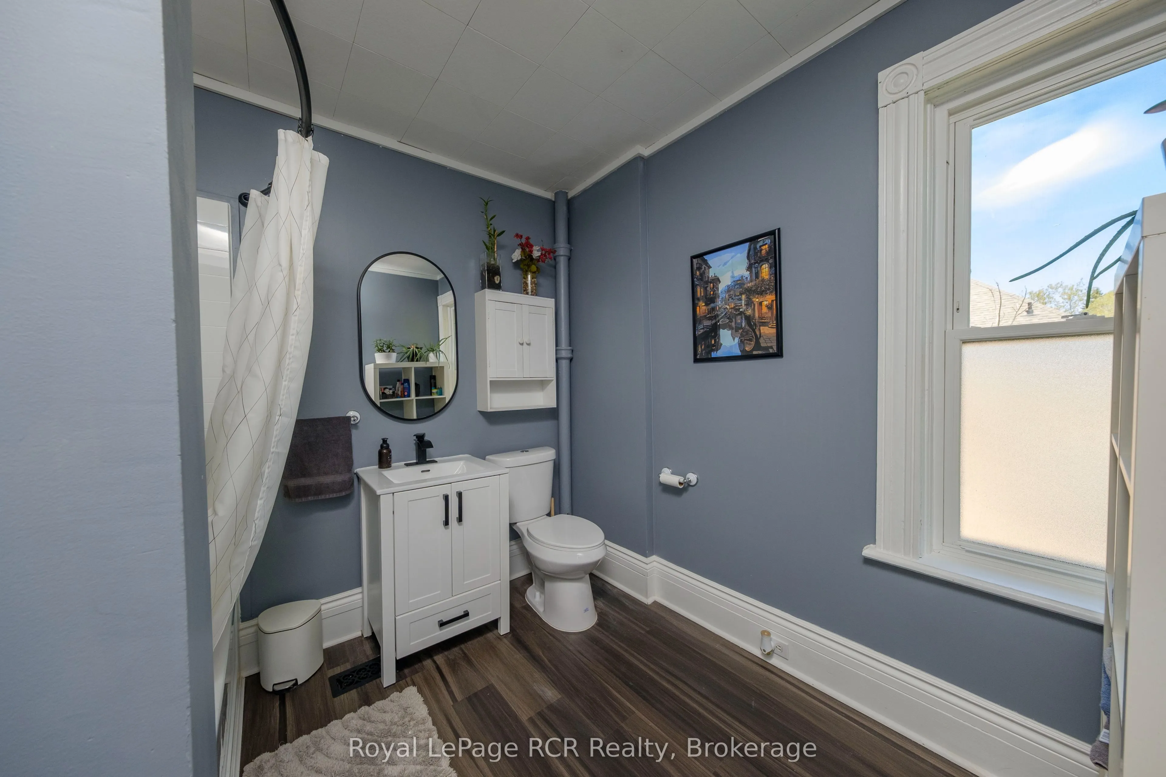 494 16th Street W