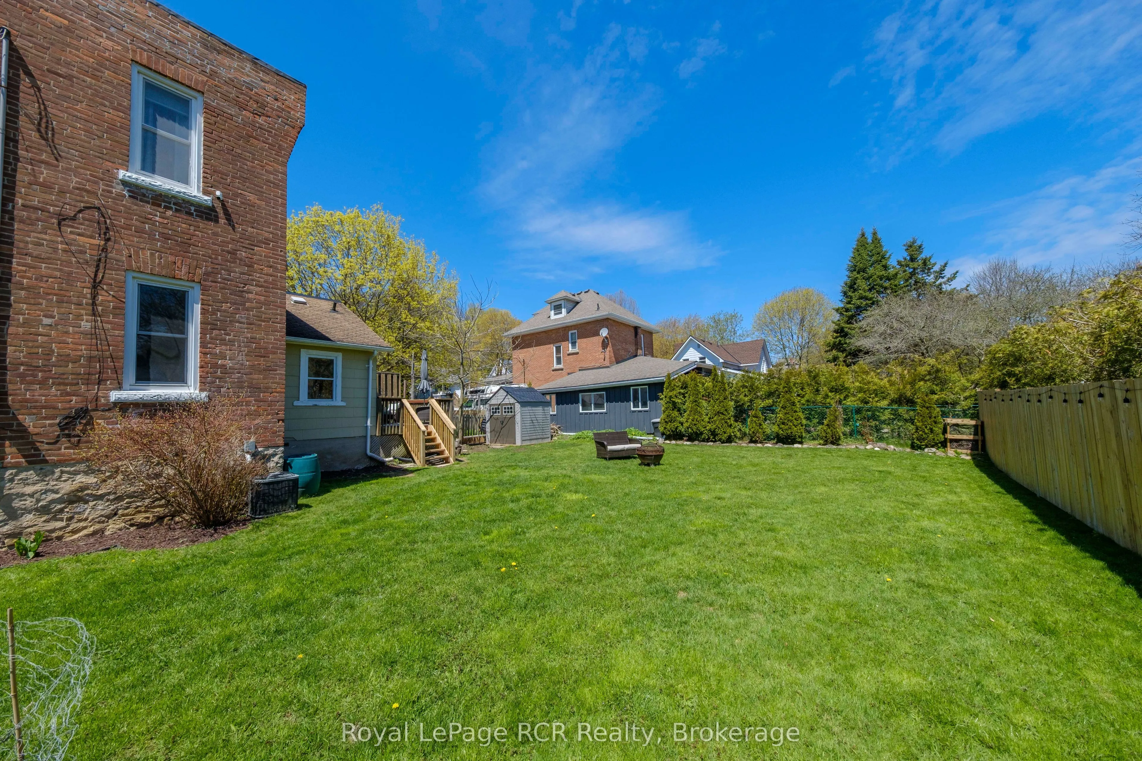 494 16th Street W