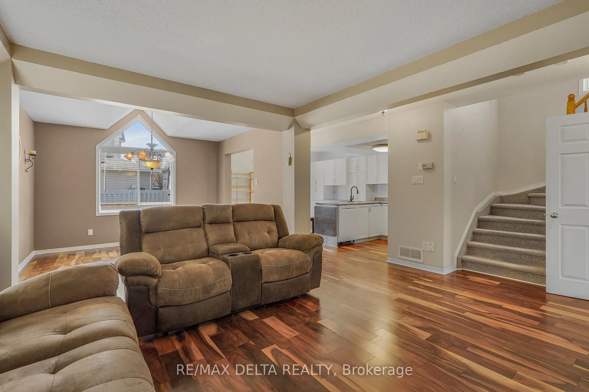 2218 Cecile Crescent