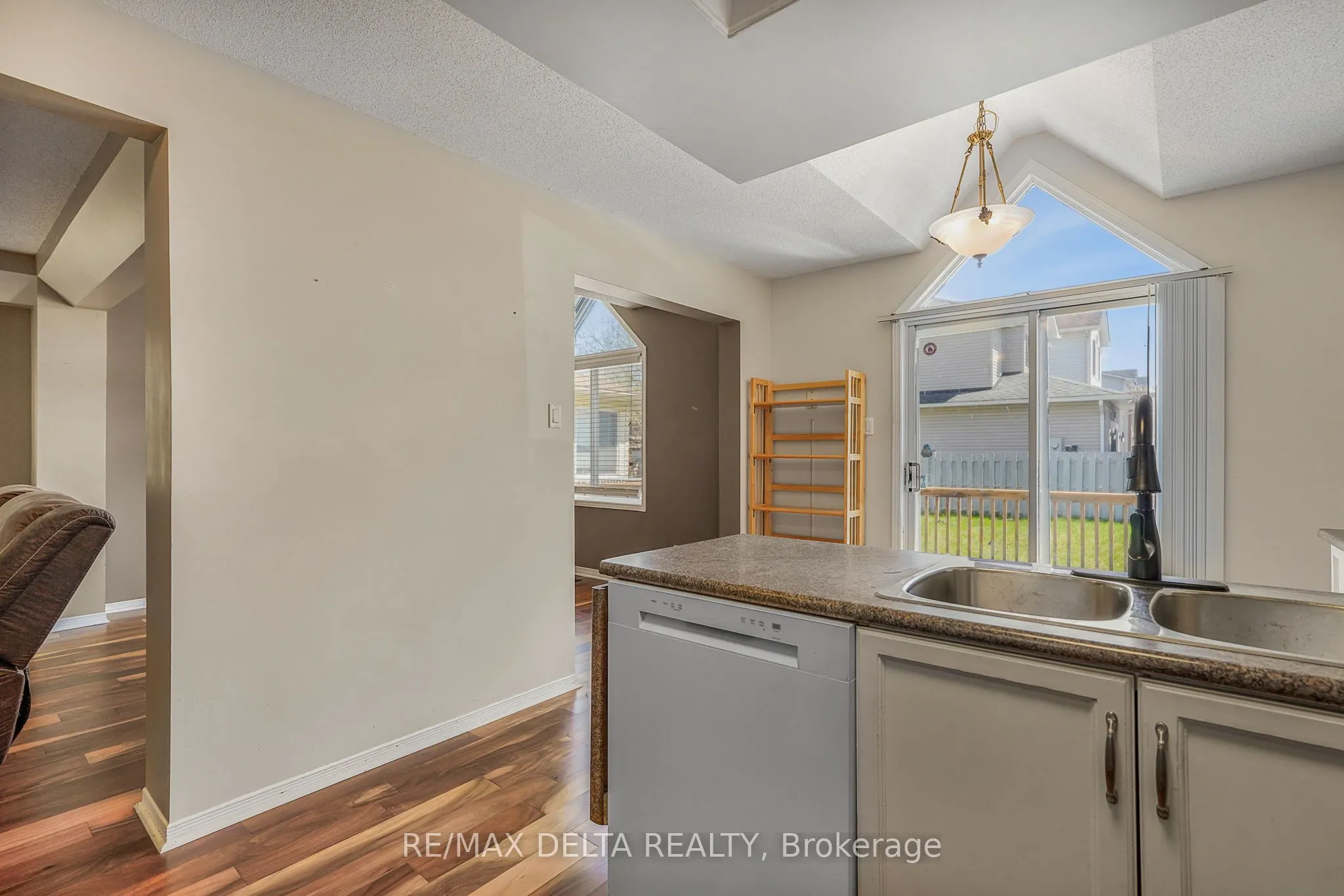2218 Cecile Crescent