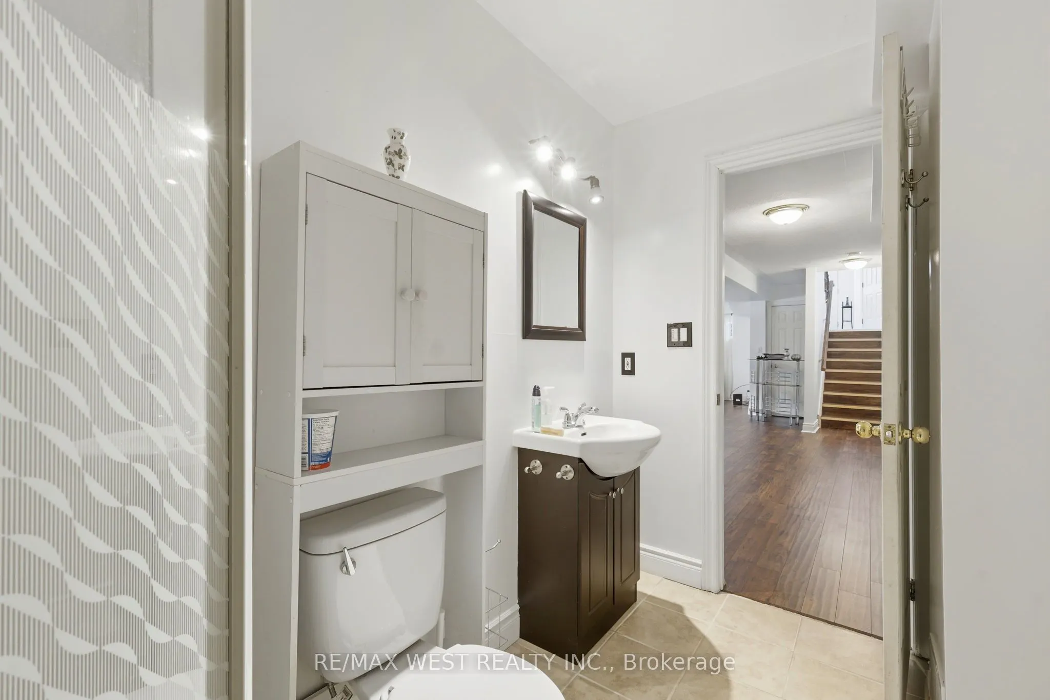 20 Eakins Crescent
