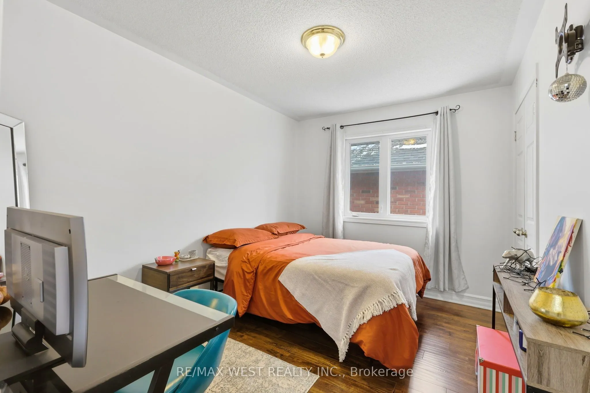 20 Eakins Crescent