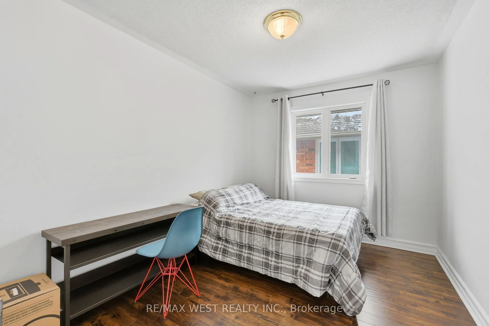 20 Eakins Crescent