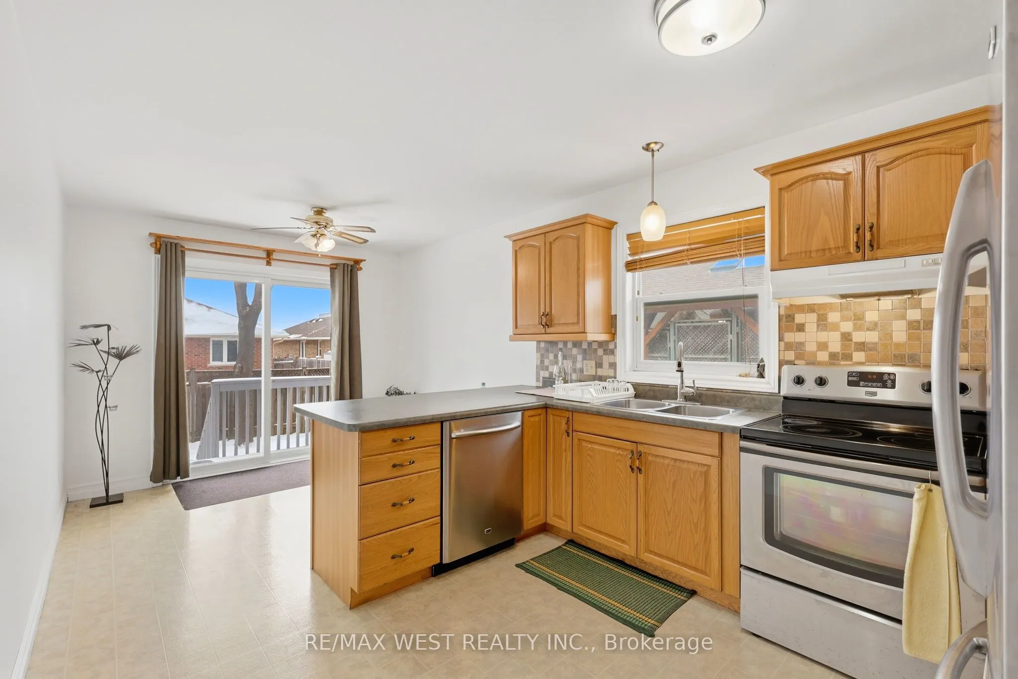 20 Eakins Crescent