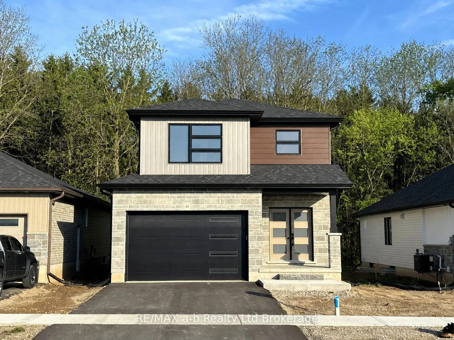 41 Cash Crescent