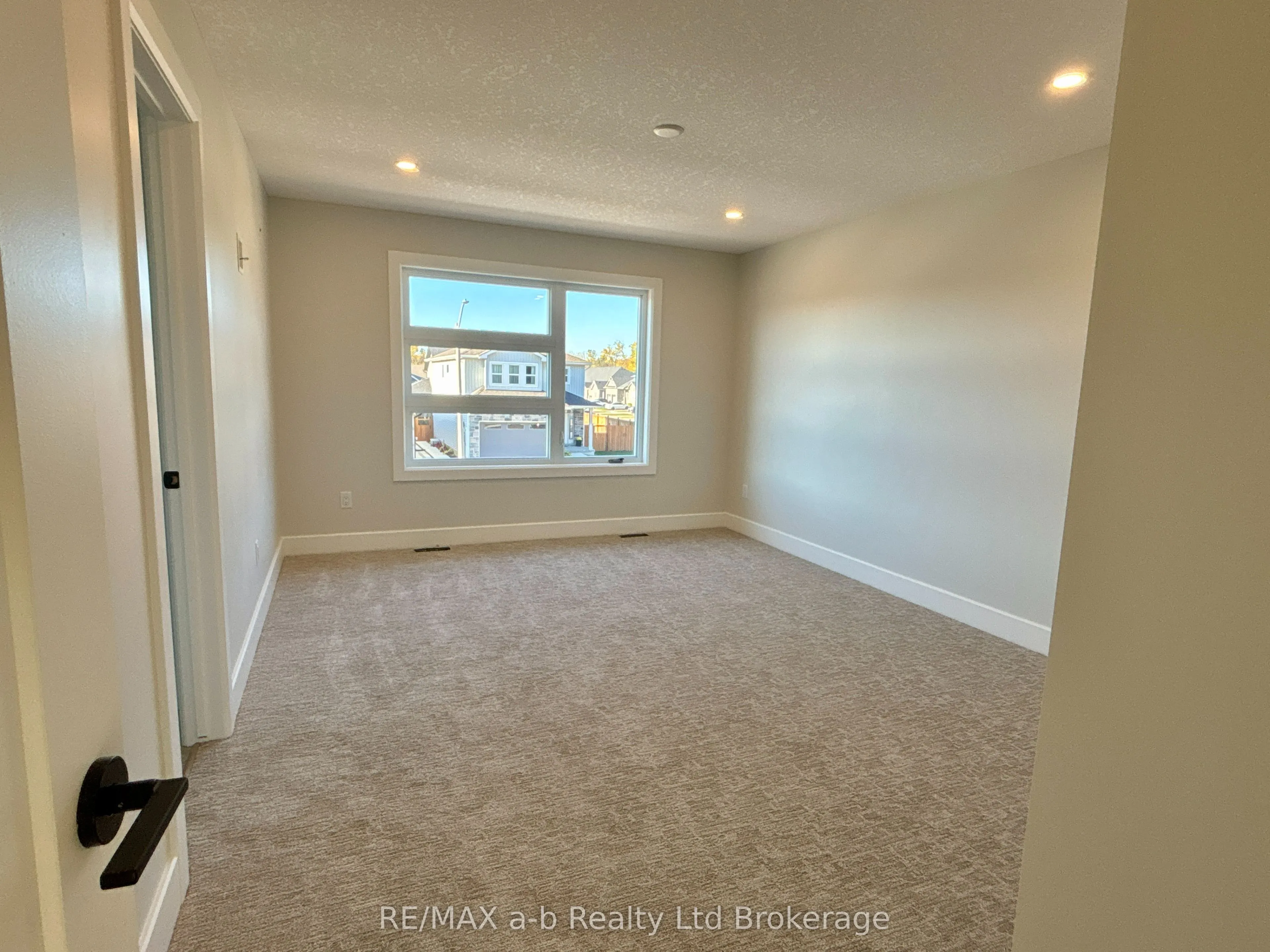 41 Cash Crescent