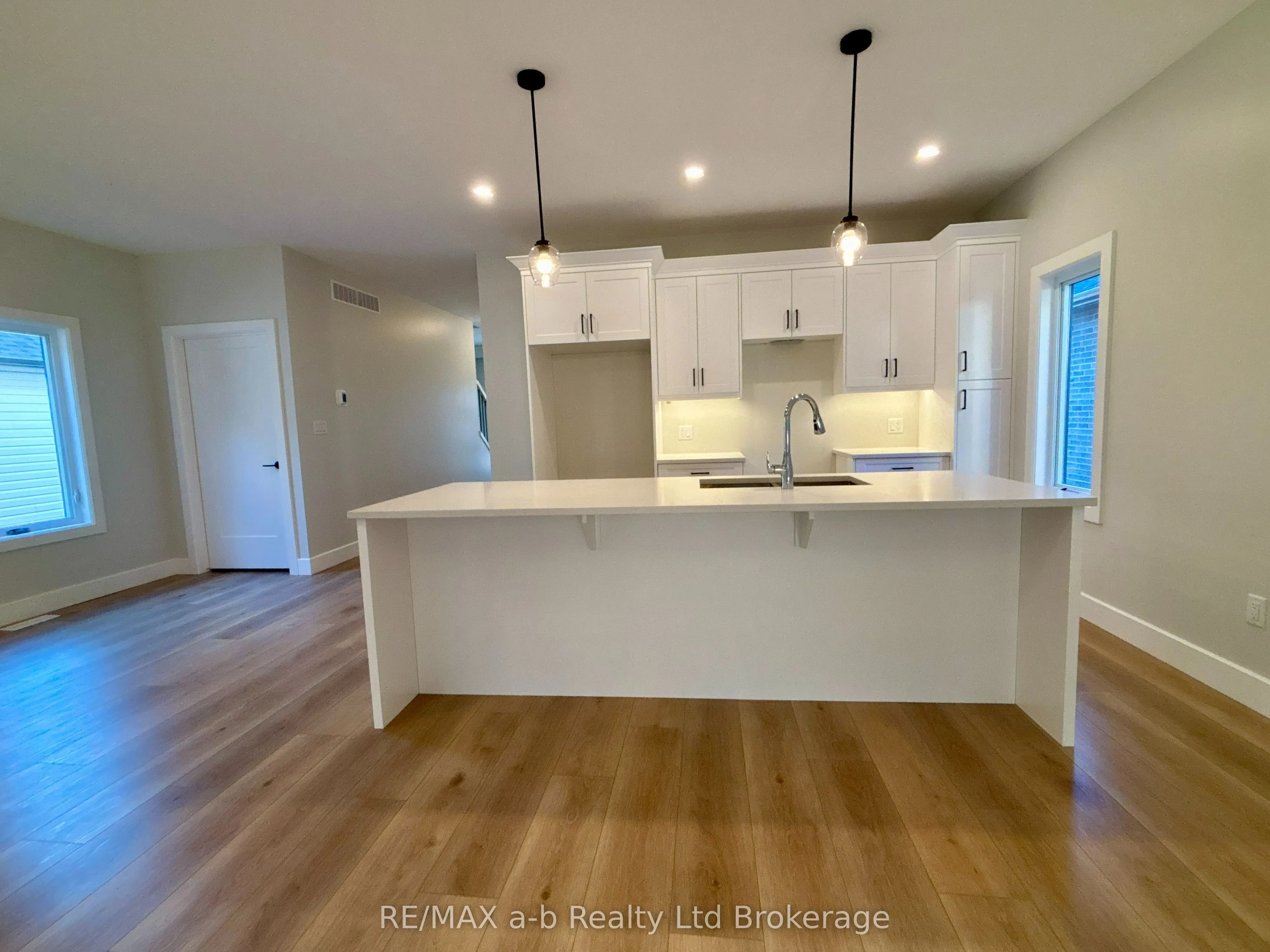 41 Cash Crescent