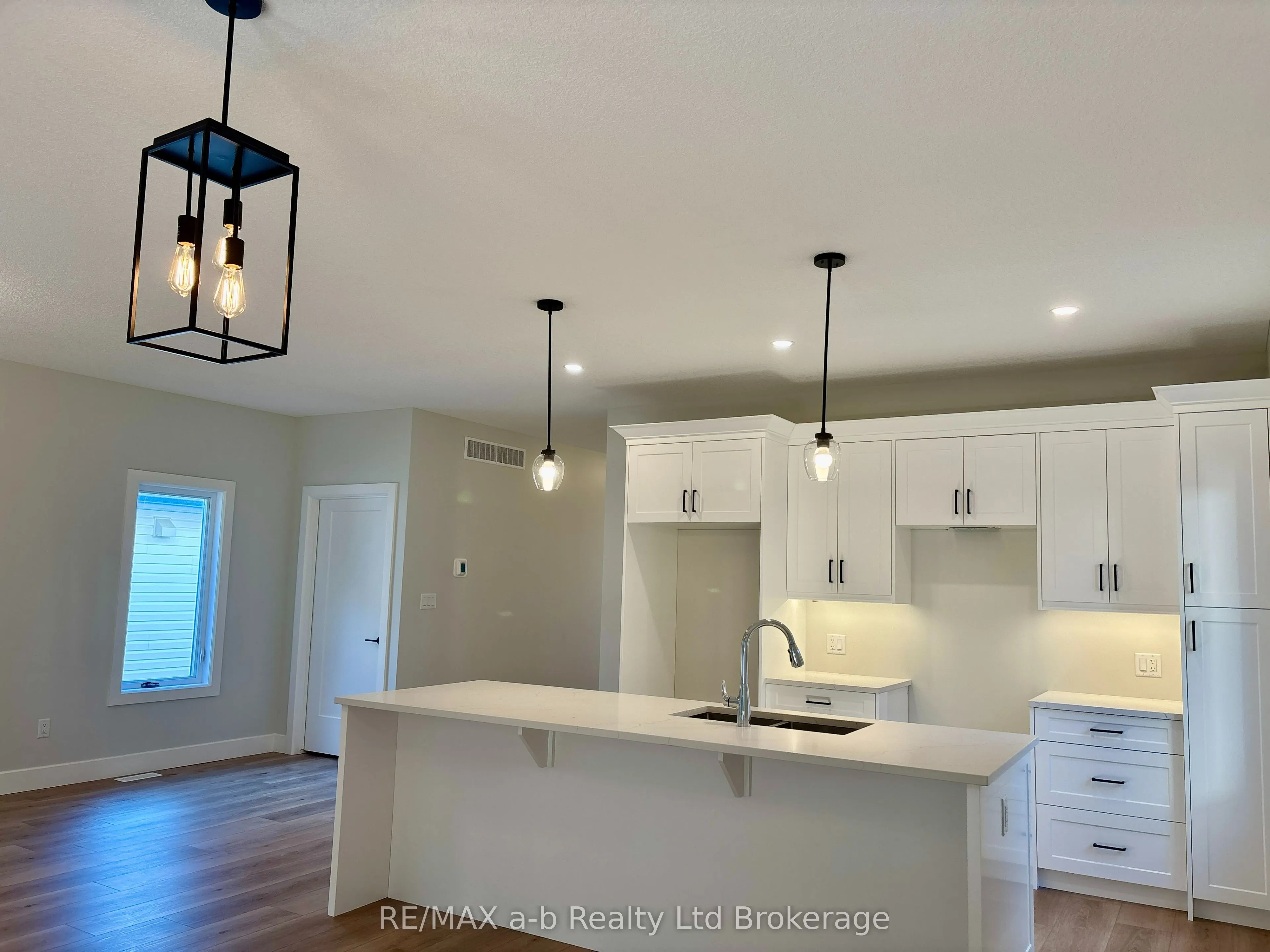 41 Cash Crescent