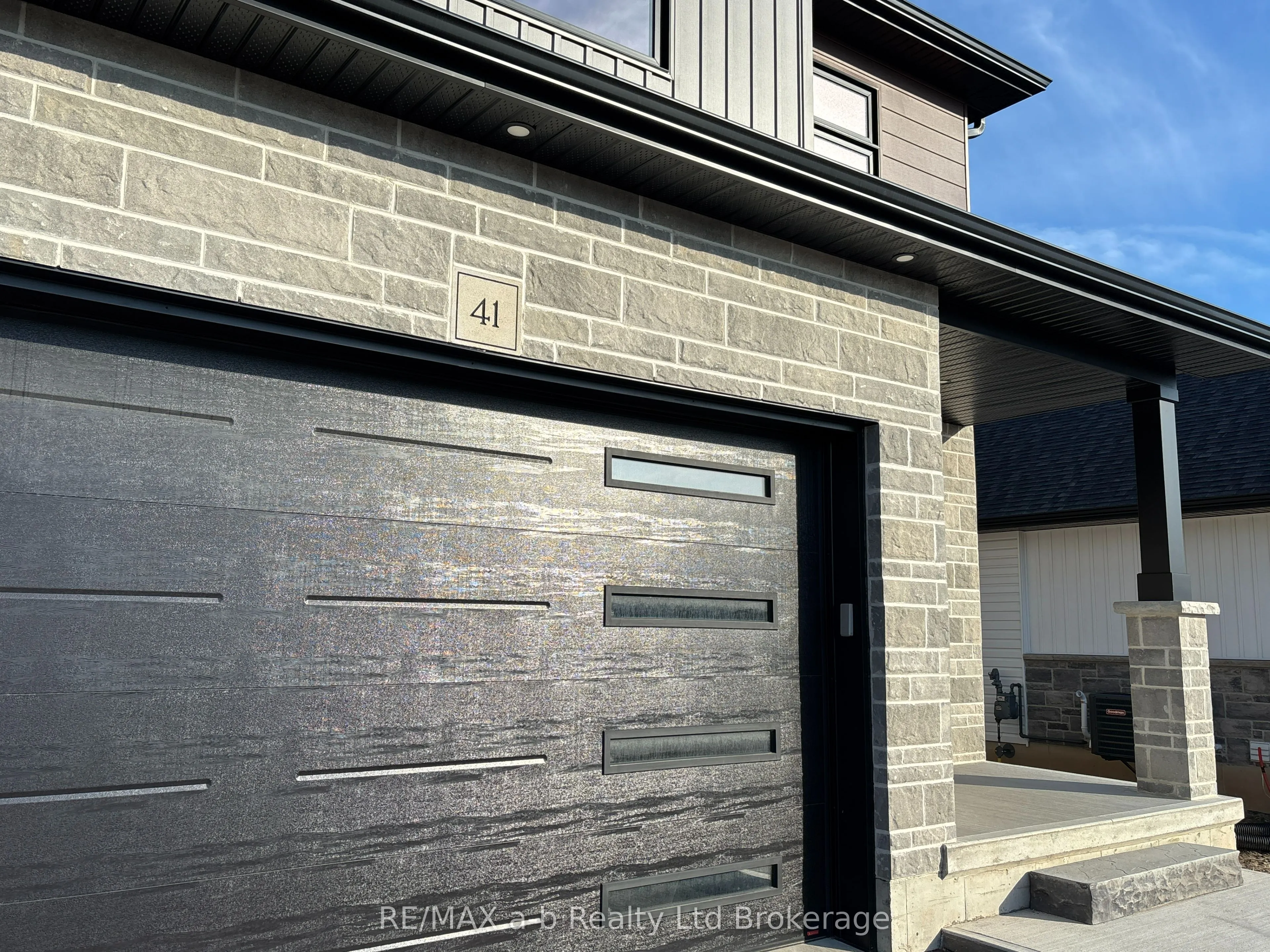 41 Cash Crescent