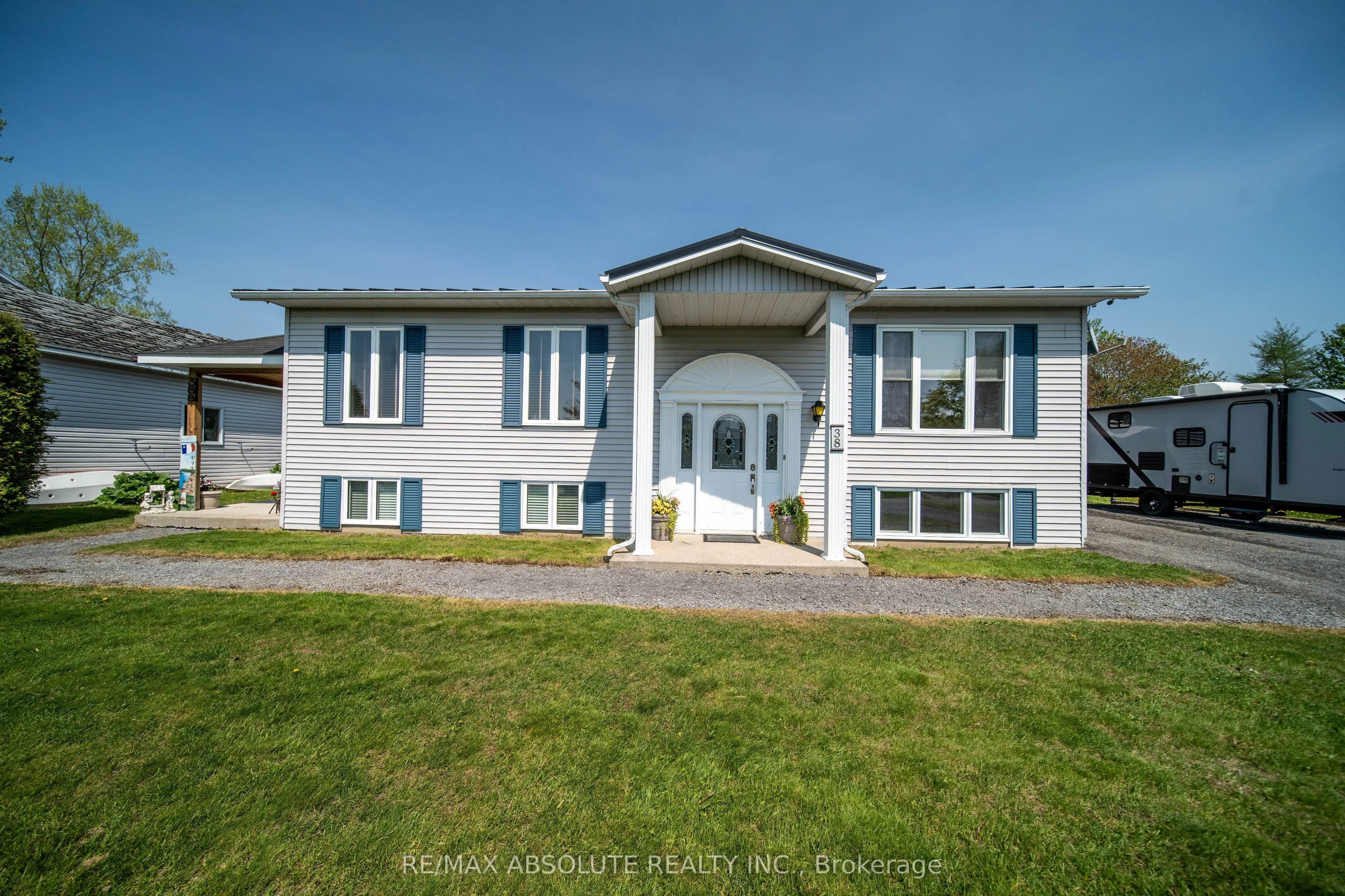38 Duchesse Crescent #38