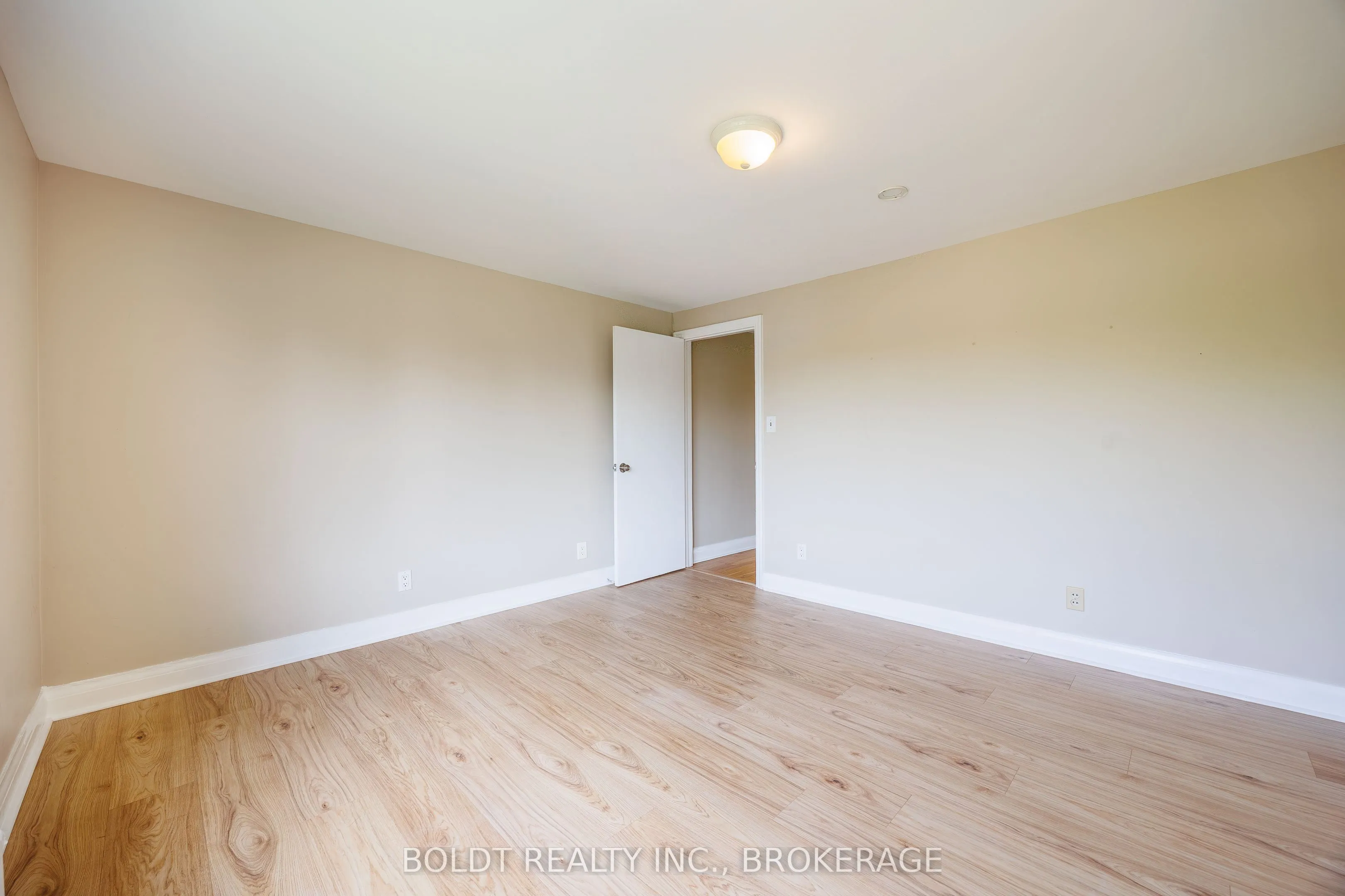 35 Rivercrest Drive