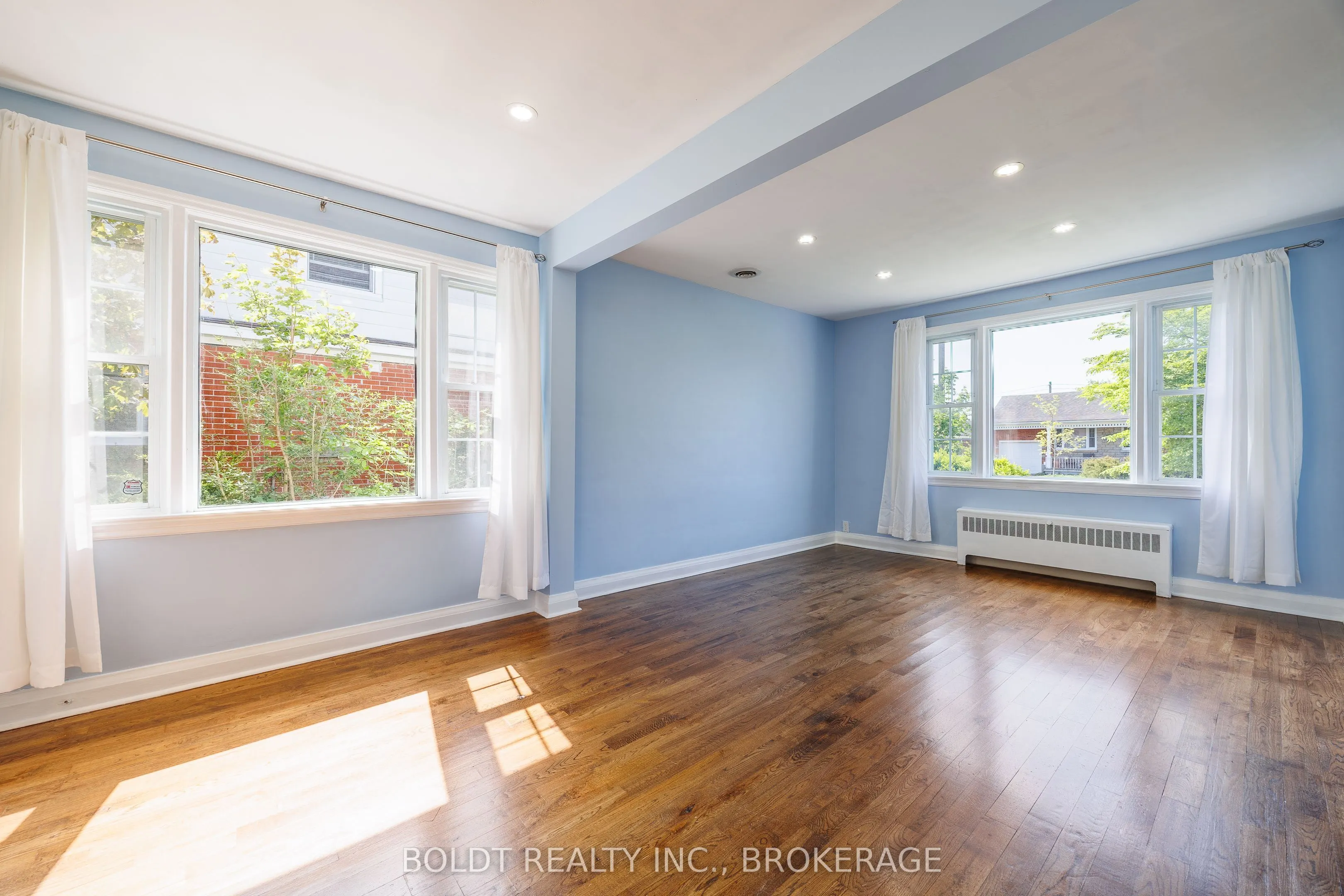 35 Rivercrest Drive