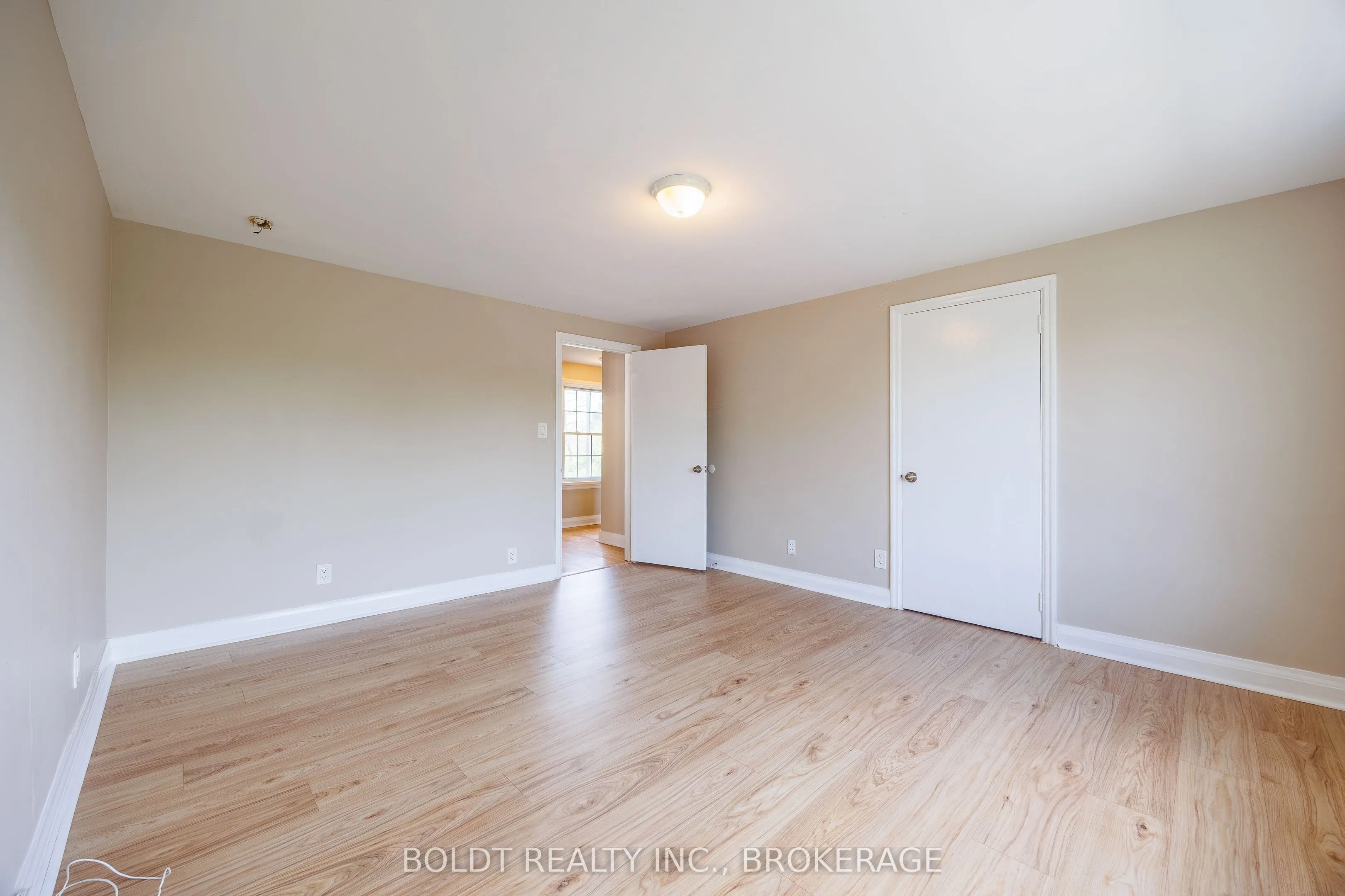 35 Rivercrest Drive