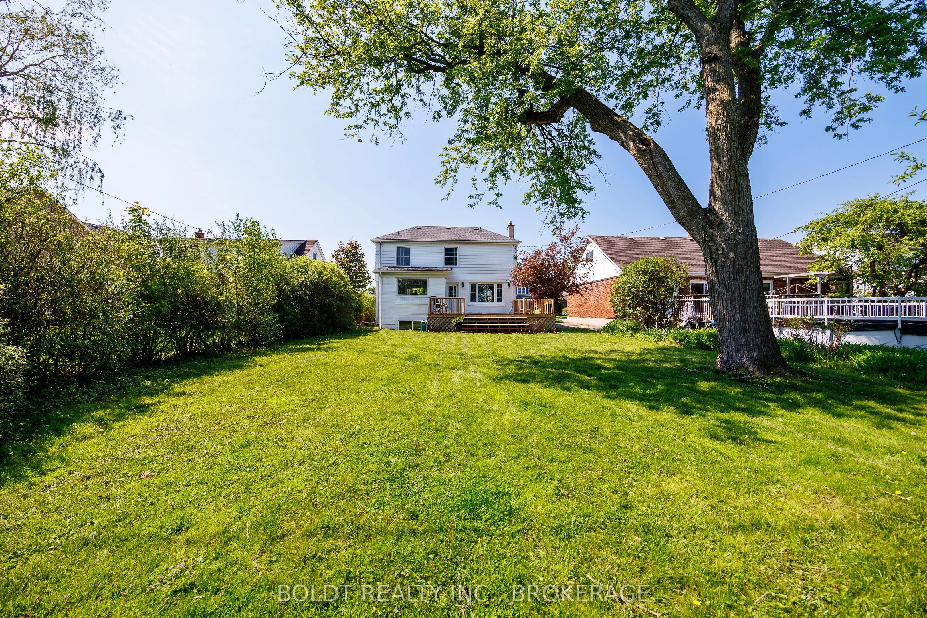 35 Rivercrest Drive
