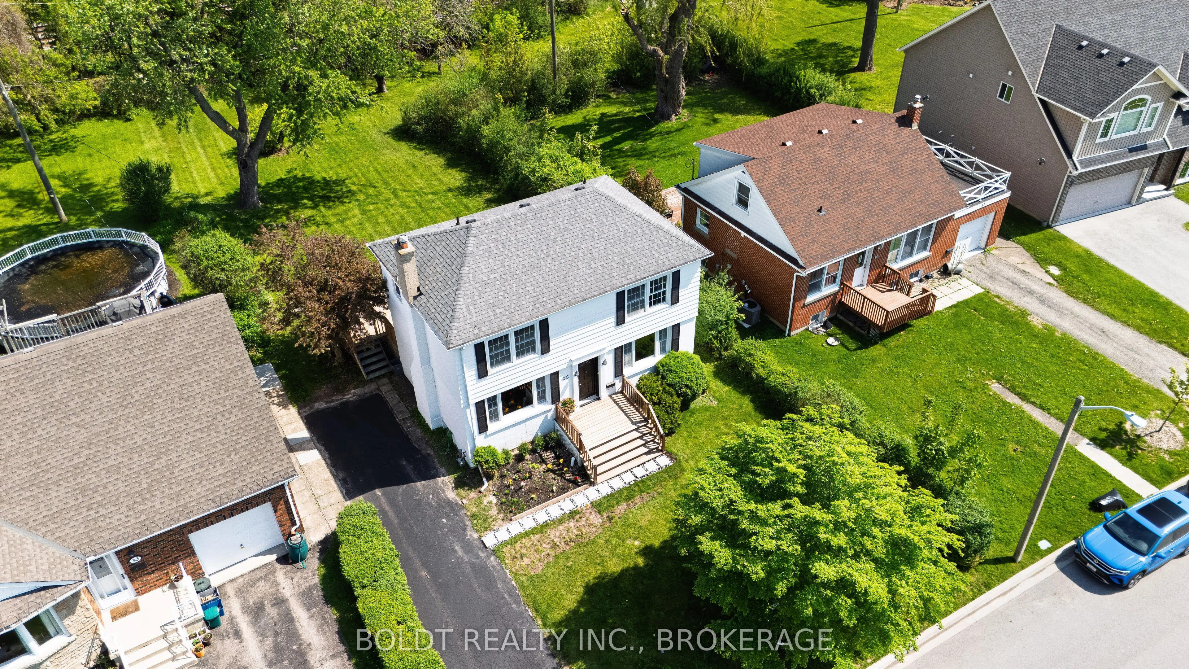 35 Rivercrest Drive