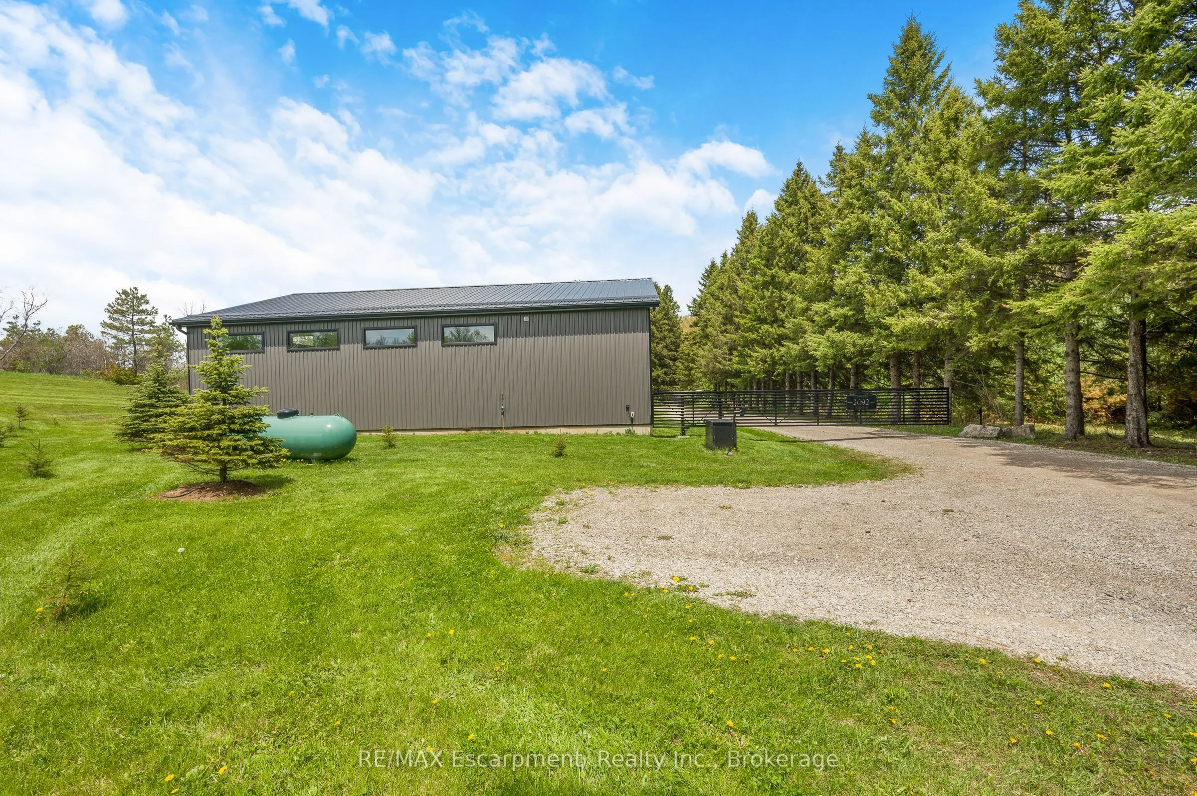 2092 Highway 6