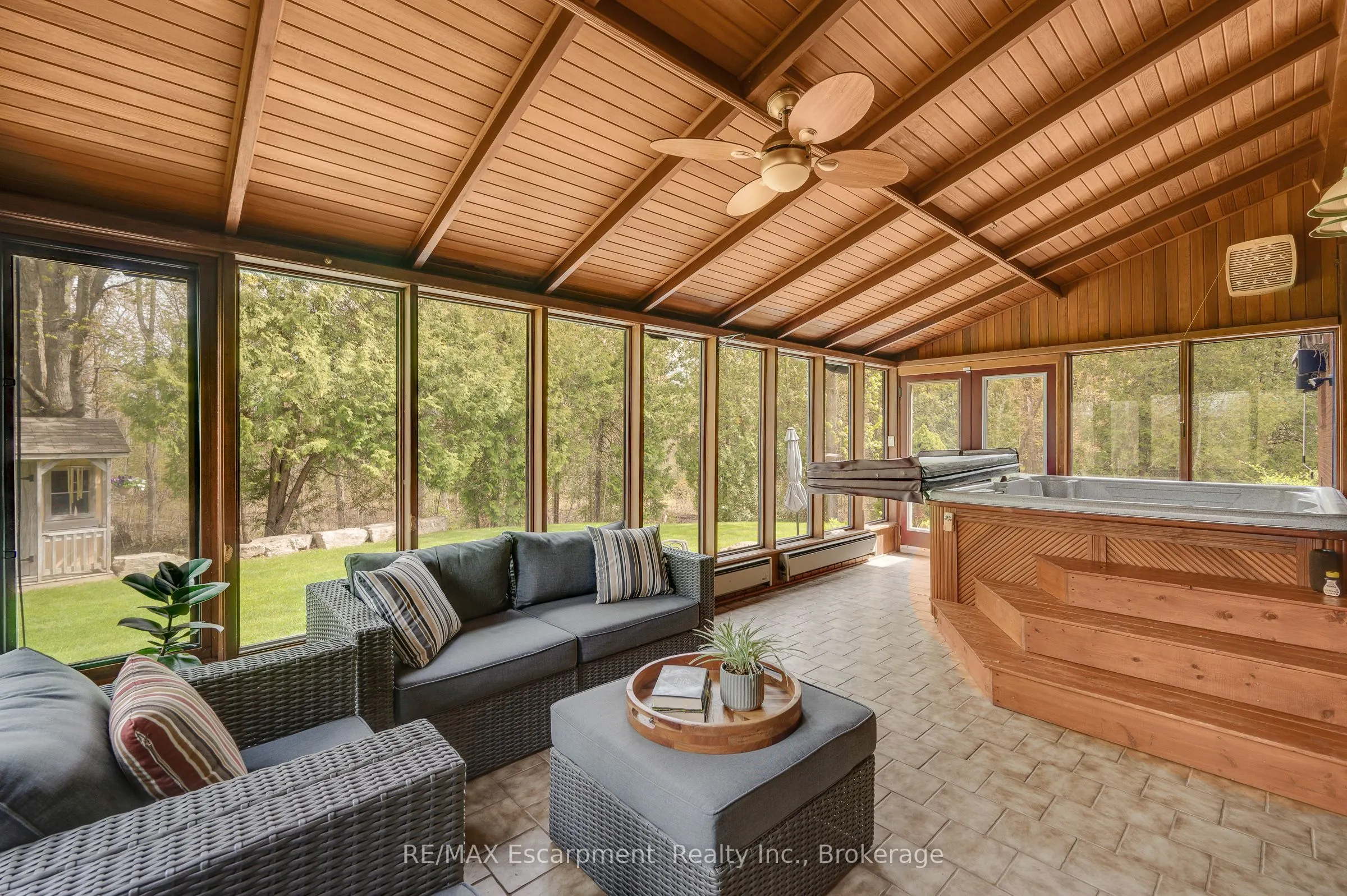 2092 Highway 6