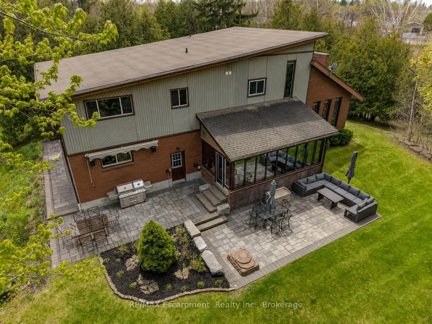2092 Highway 6