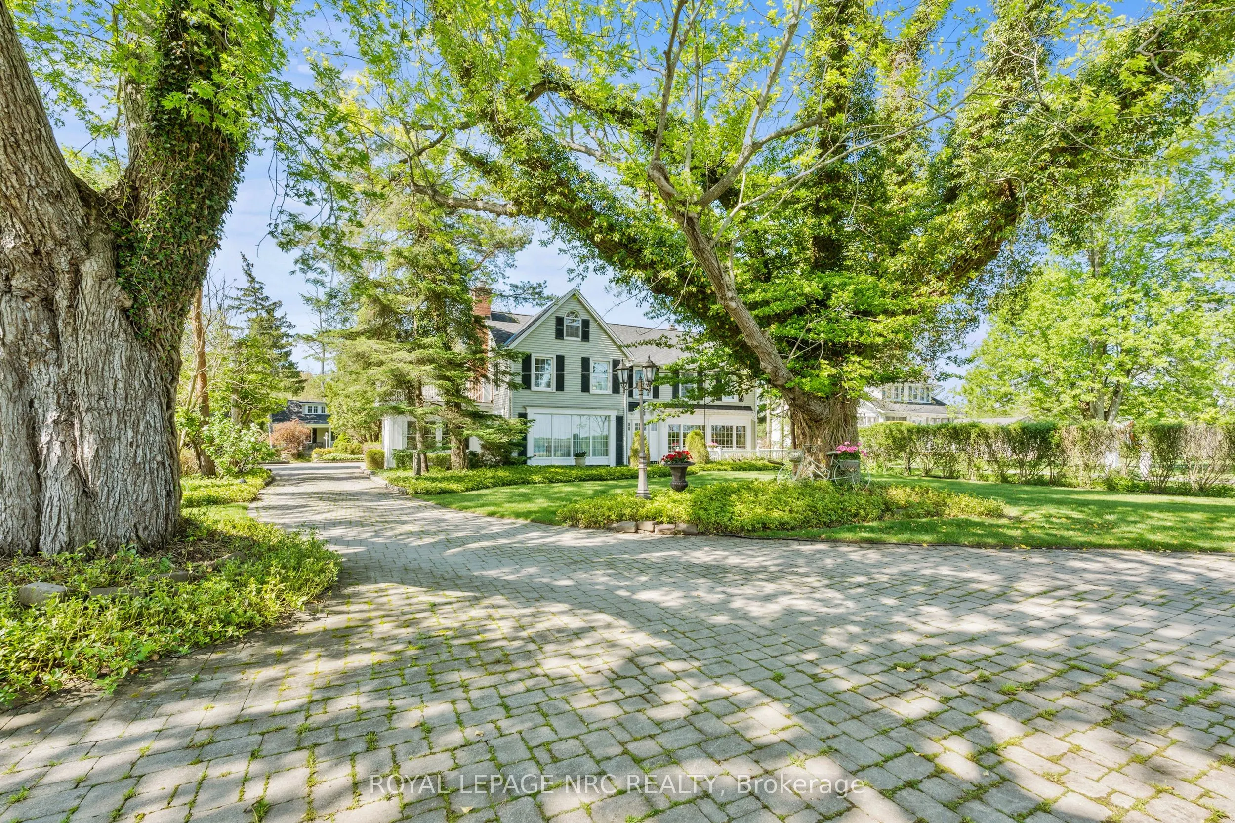 3689 Niagara Boulevard
