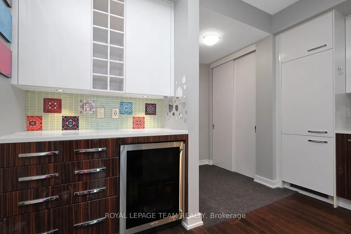 111 Champagne Avenue S #1405