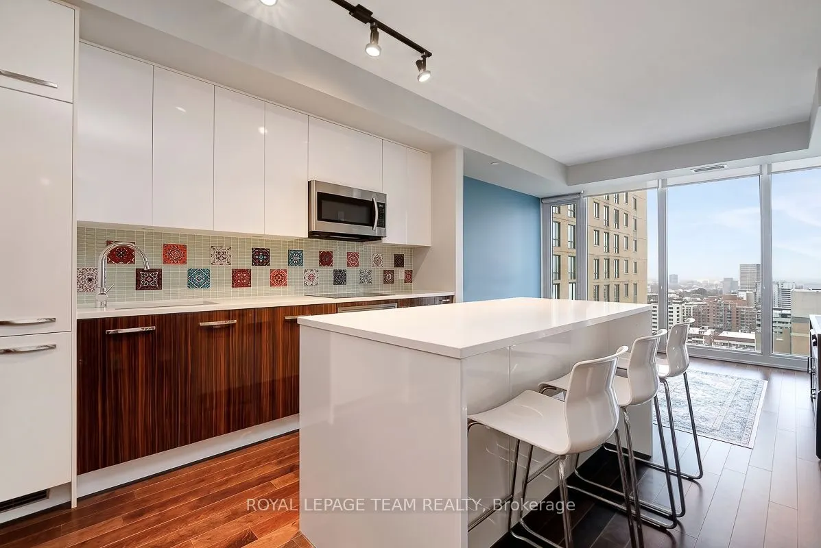111 Champagne Avenue S #1405