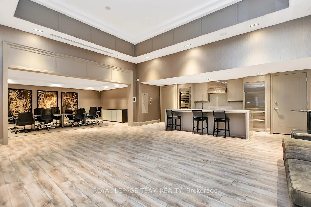 111 Champagne Avenue S #1405