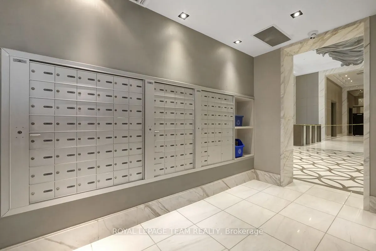 111 Champagne Avenue S #1405
