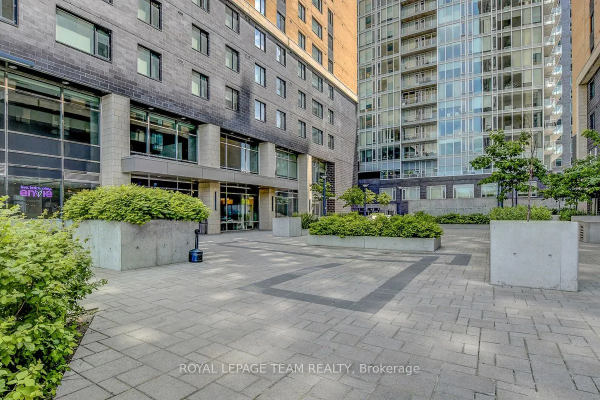 111 Champagne Avenue S #1405