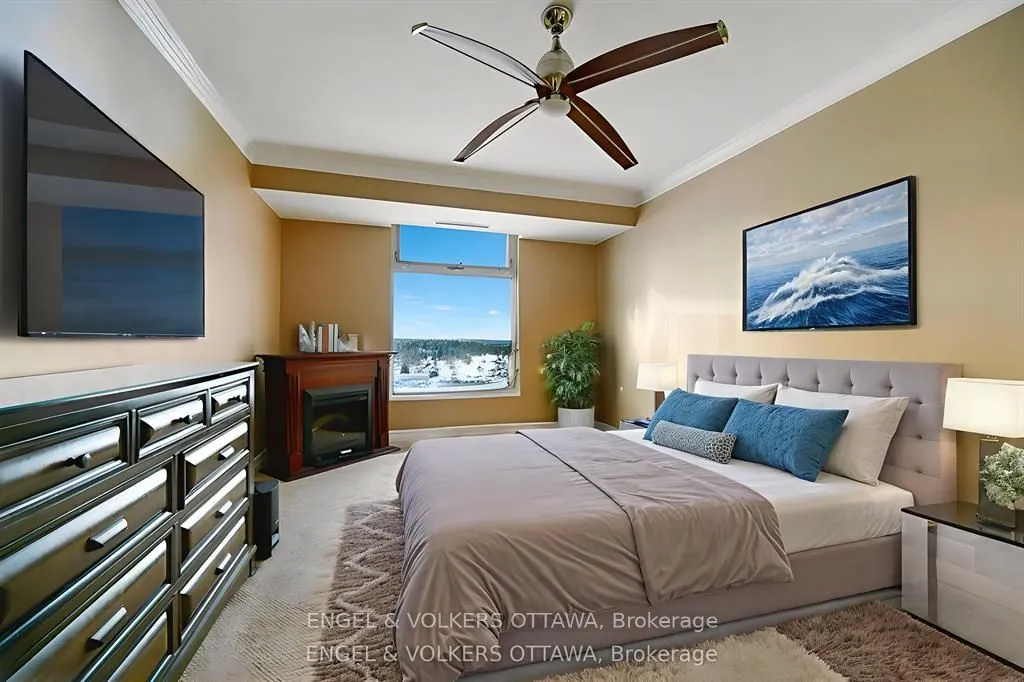 15 St Andrew Street #1802