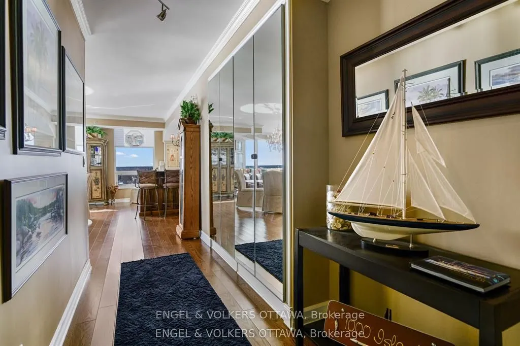 15 St Andrew Street #1802