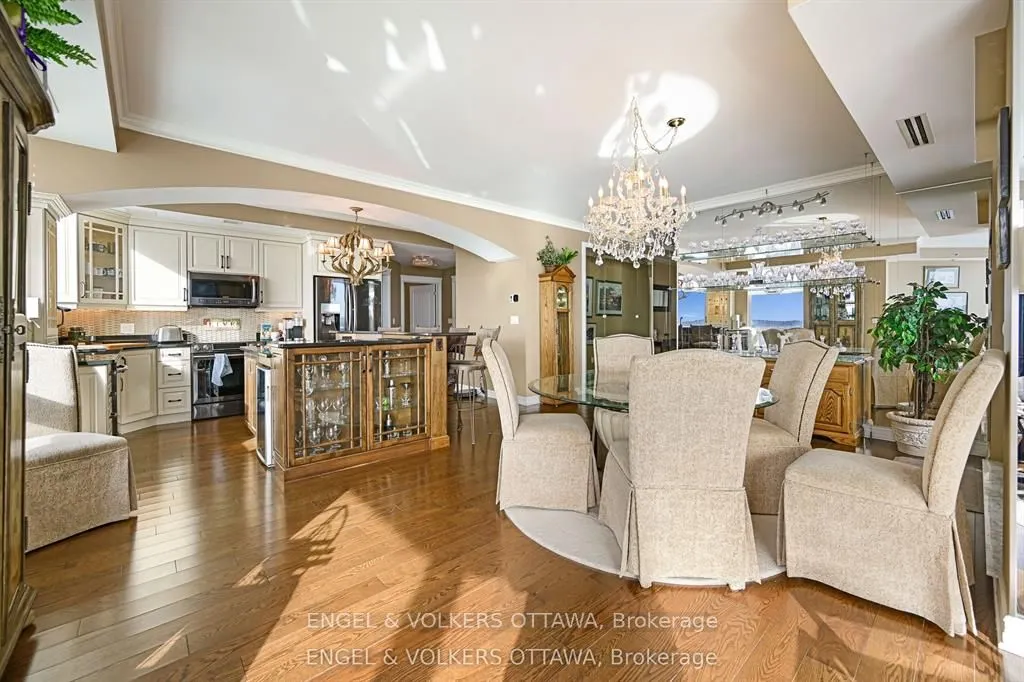 15 St Andrew Street #1802