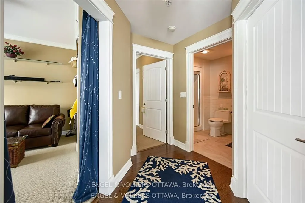 15 St Andrew Street #1802
