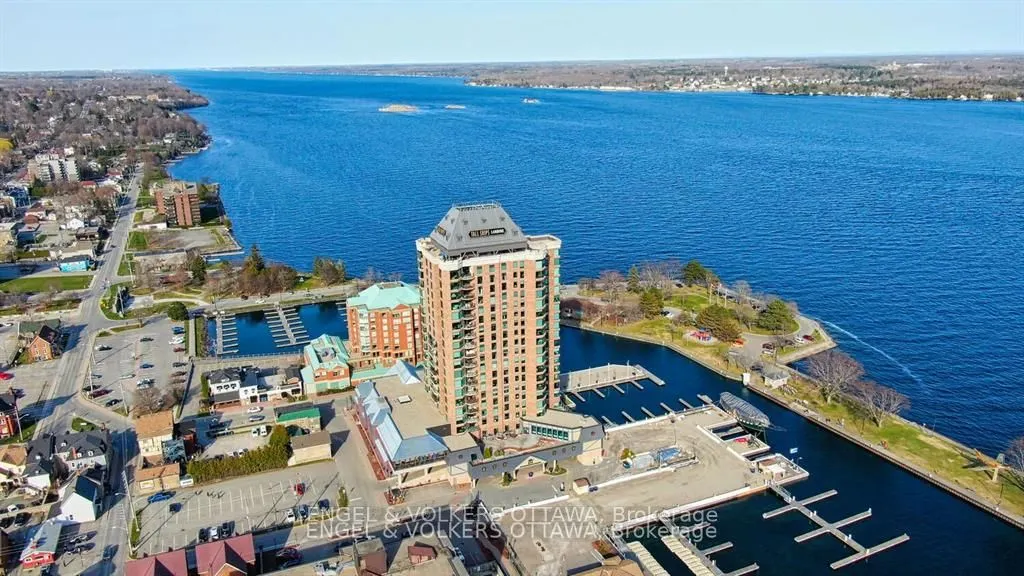 15 St Andrew Street #1802