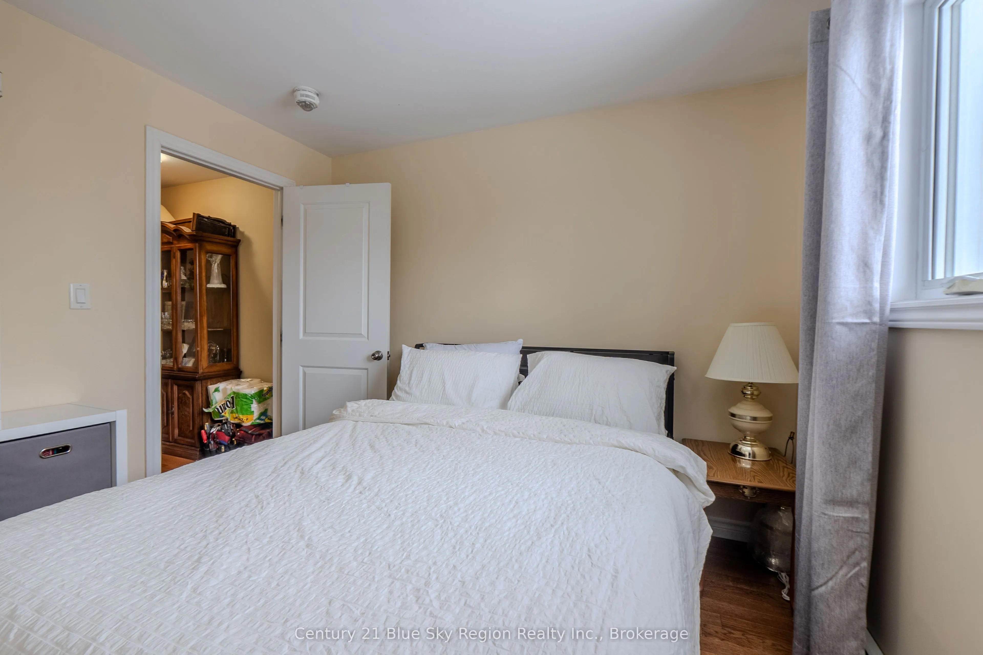 373 First Avenue E