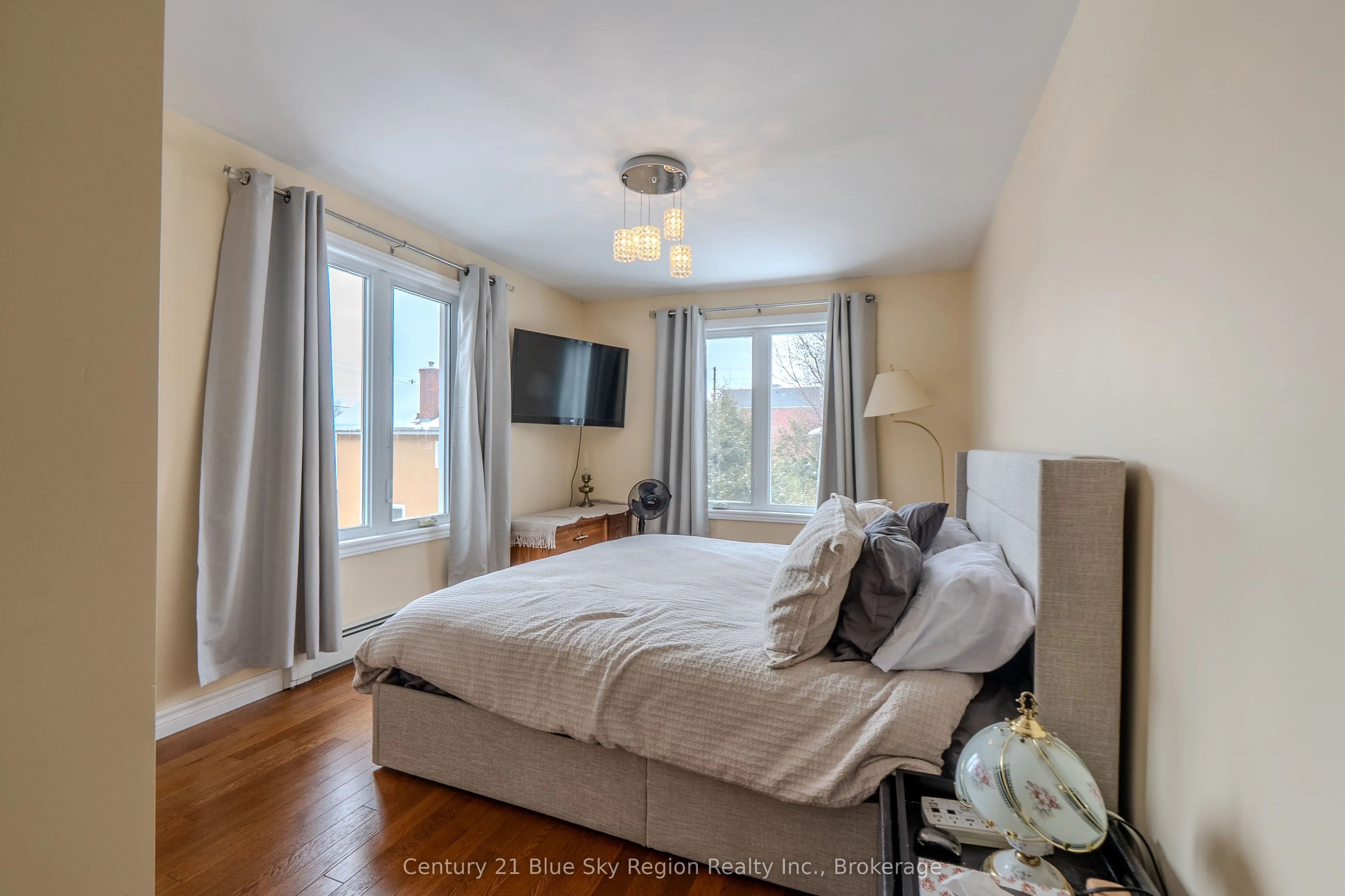 373 First Avenue E