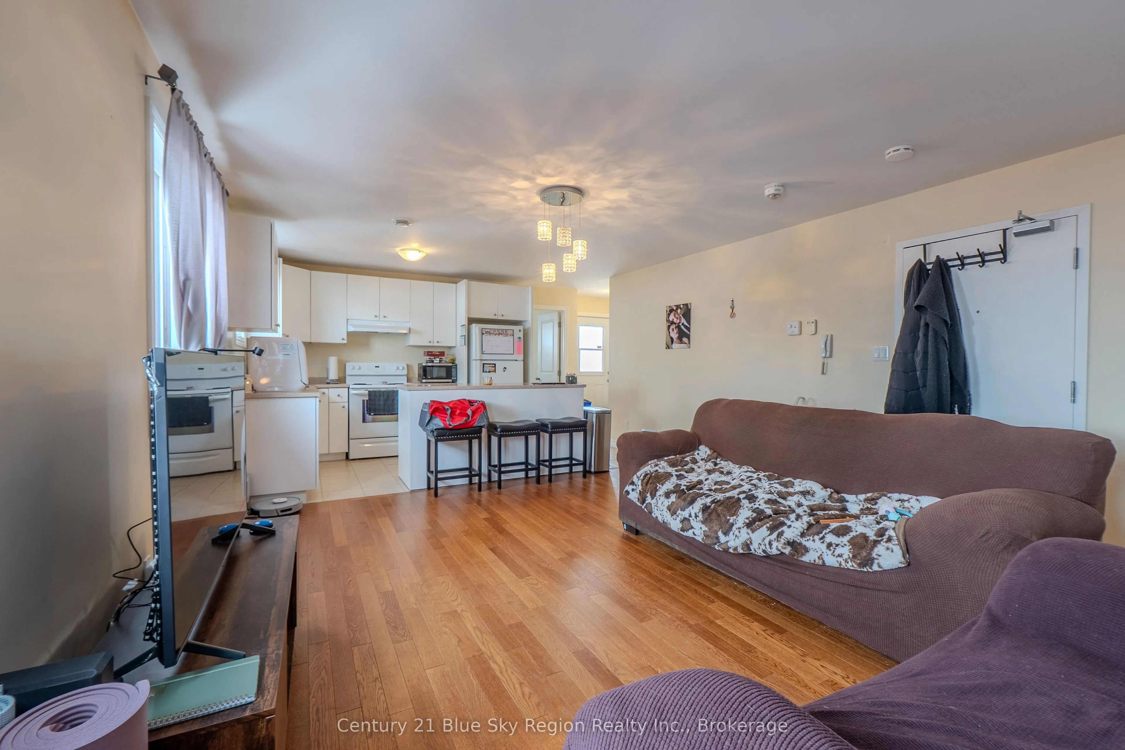 373 First Avenue E