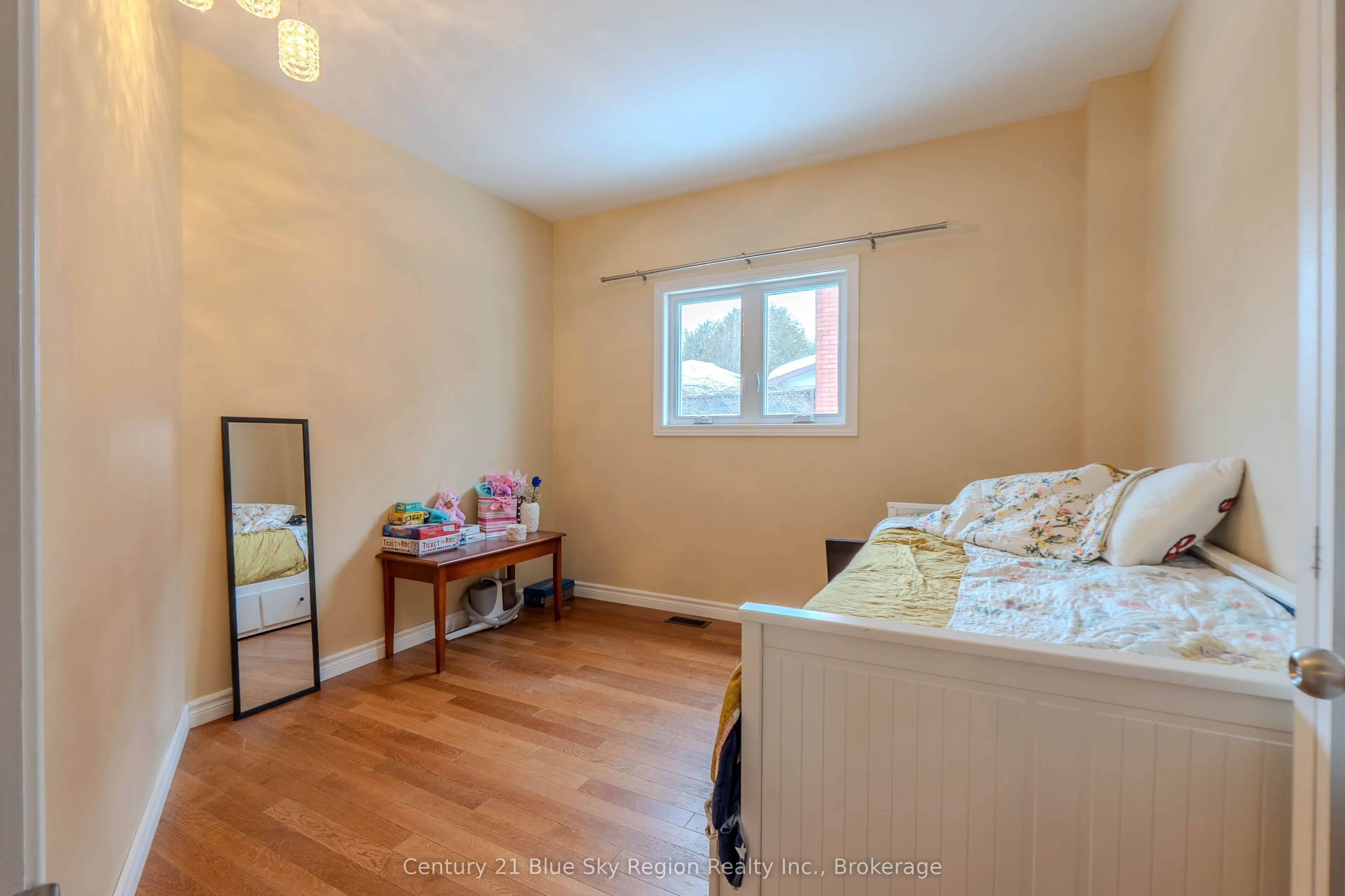 373 First Avenue E