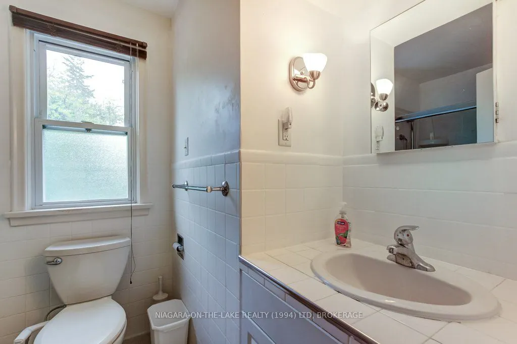 262 Simcoe Street