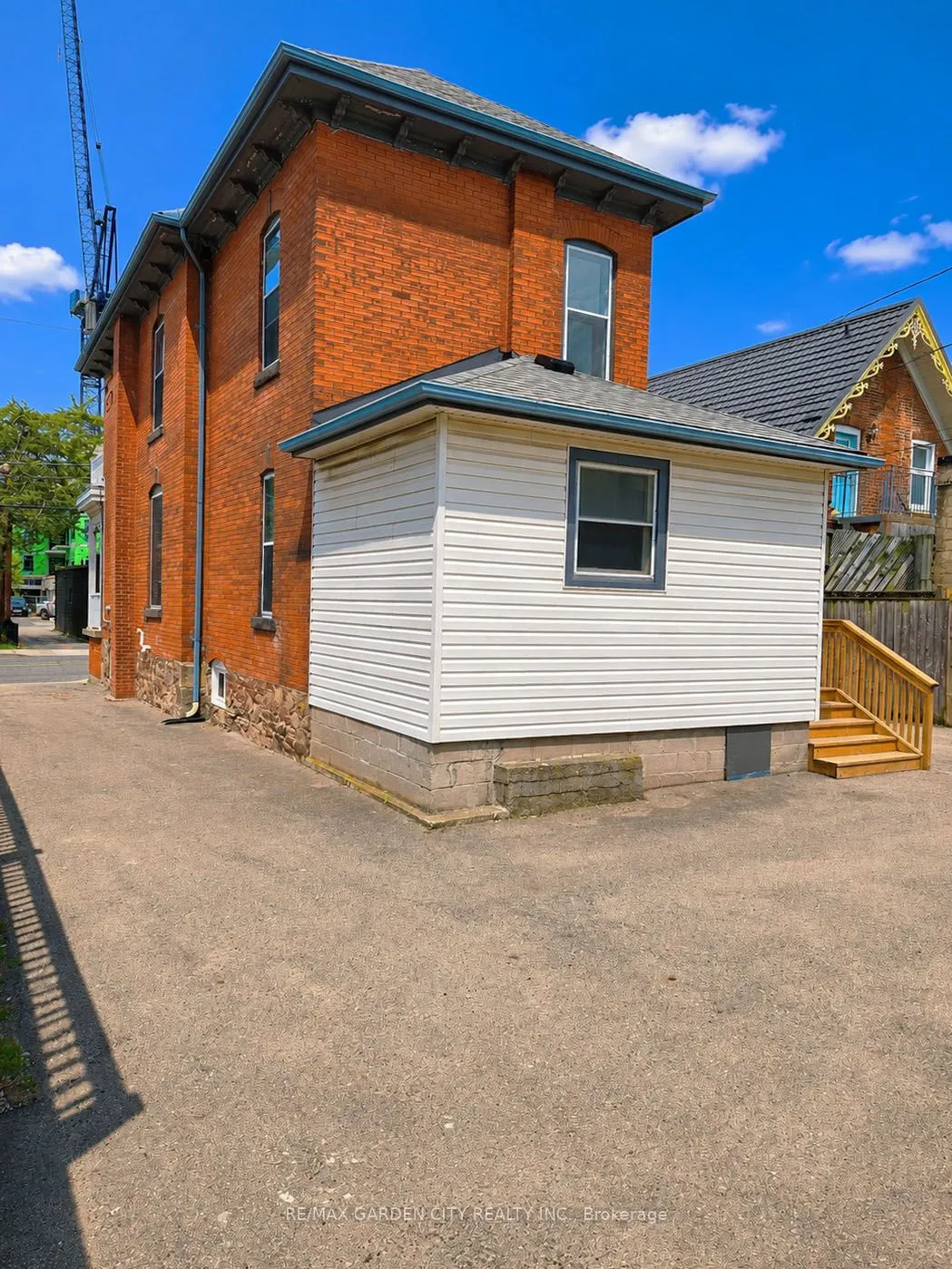 7 ONTARIO Street