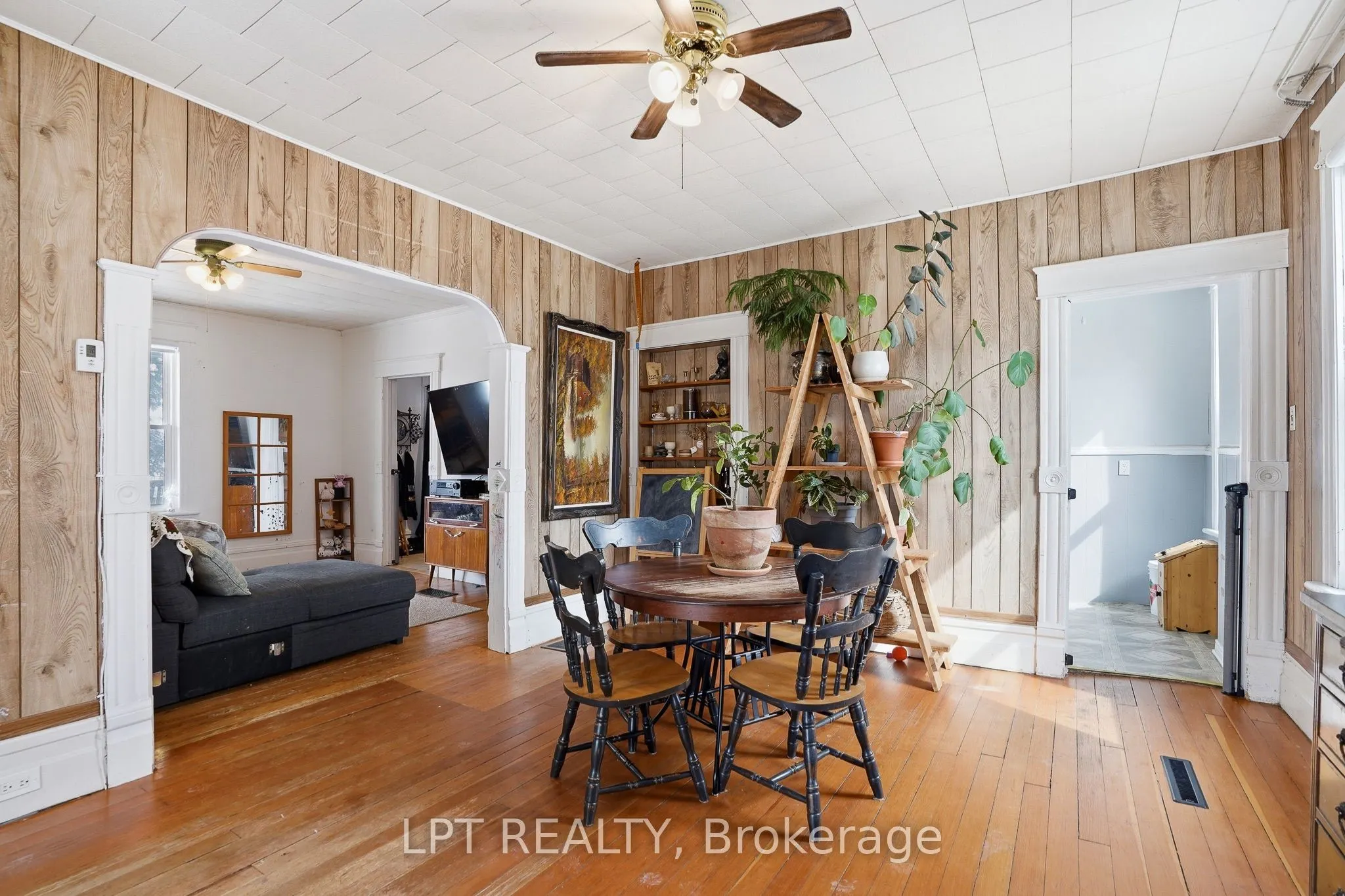 21630 Laggan-Glenelg Road