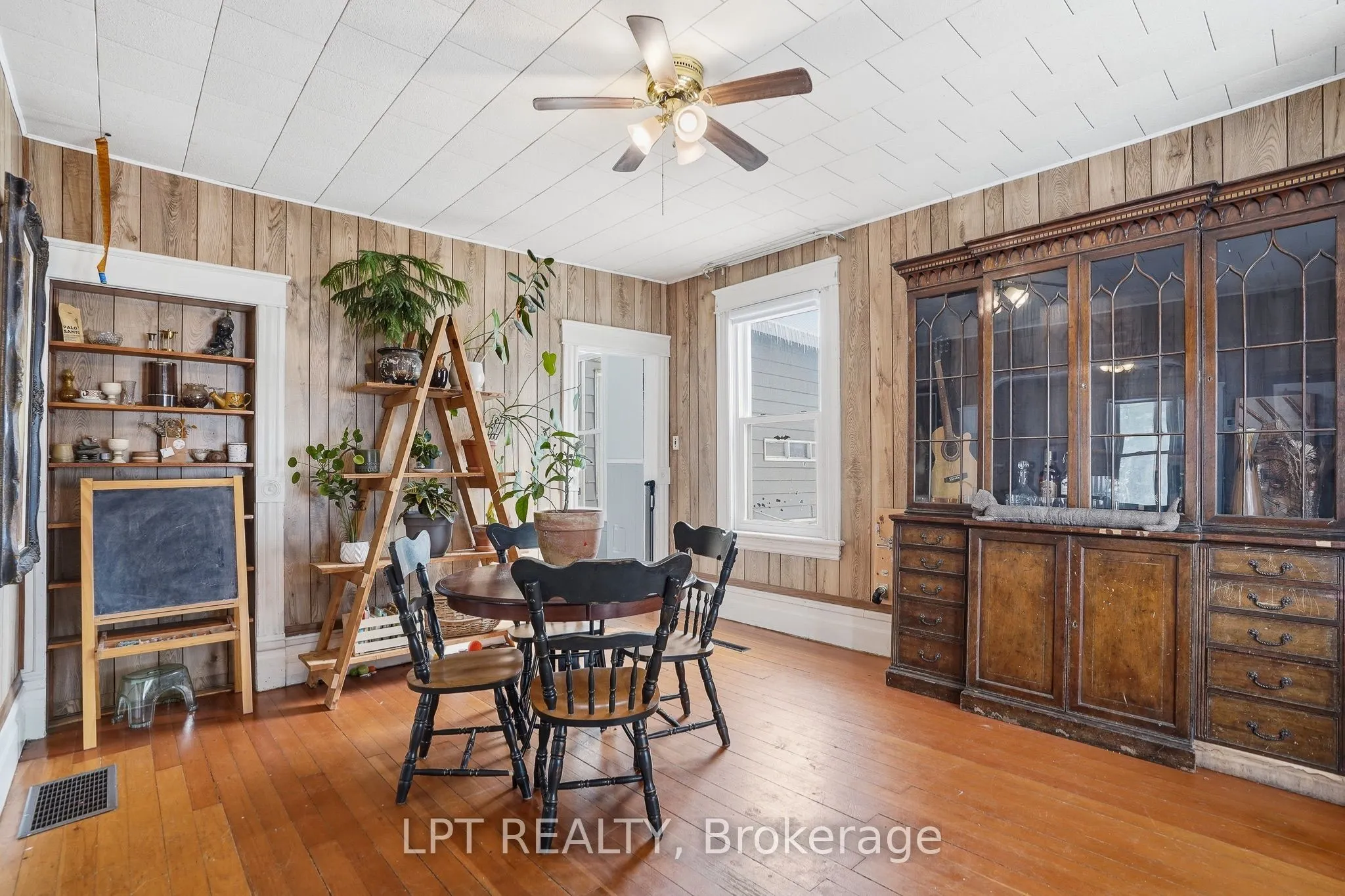 21630 Laggan-Glenelg Road